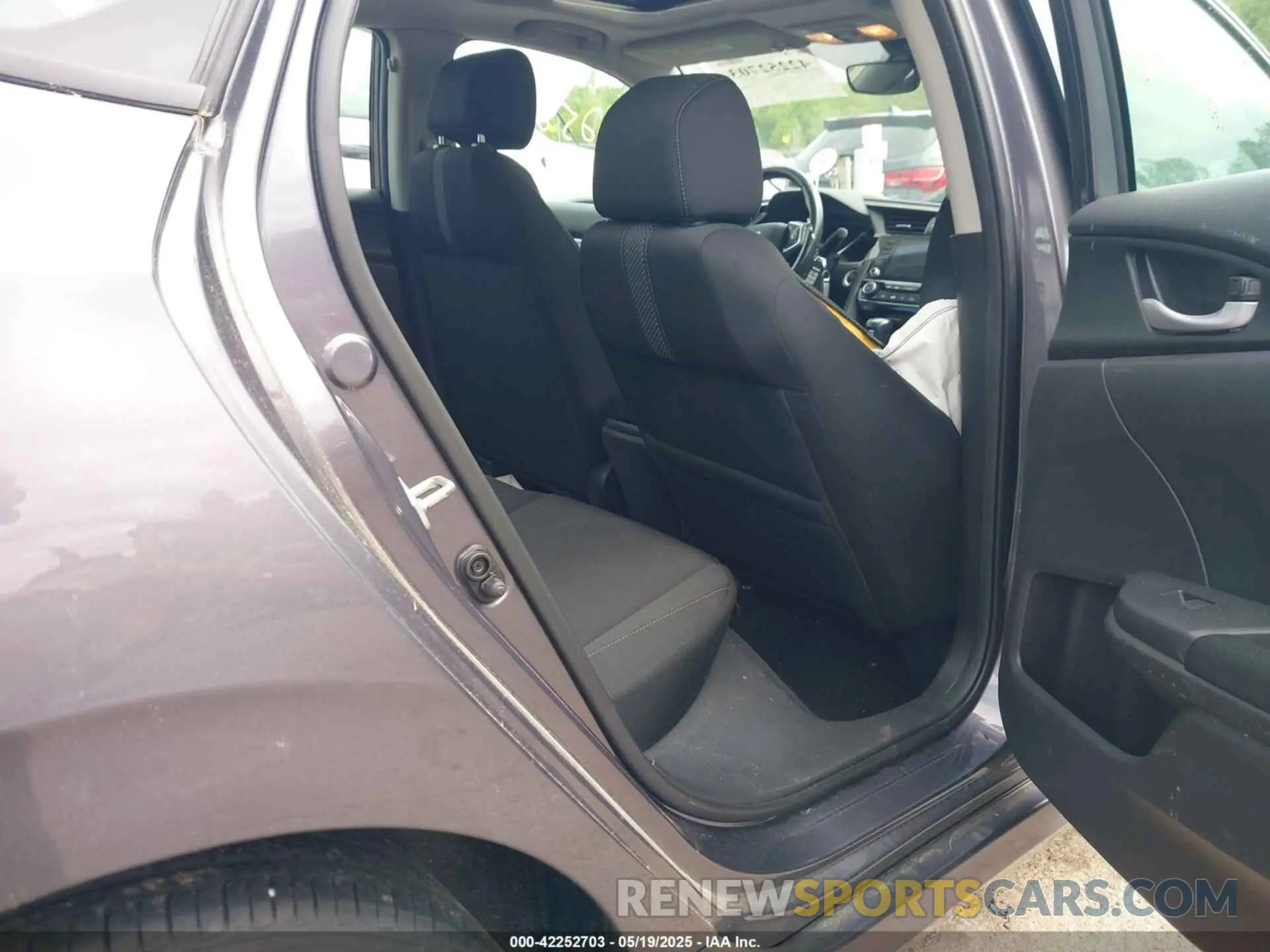 8 Photograph of a damaged car 19XFC1F34LE220973 HONDA CIVIC 2020