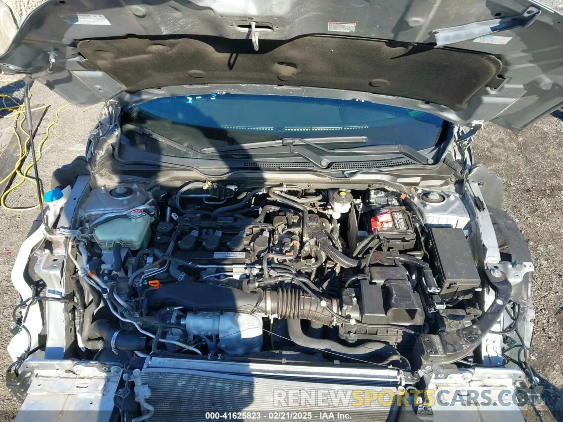 10 Photograph of a damaged car 19XFC1F35LE018532 HONDA CIVIC 2020