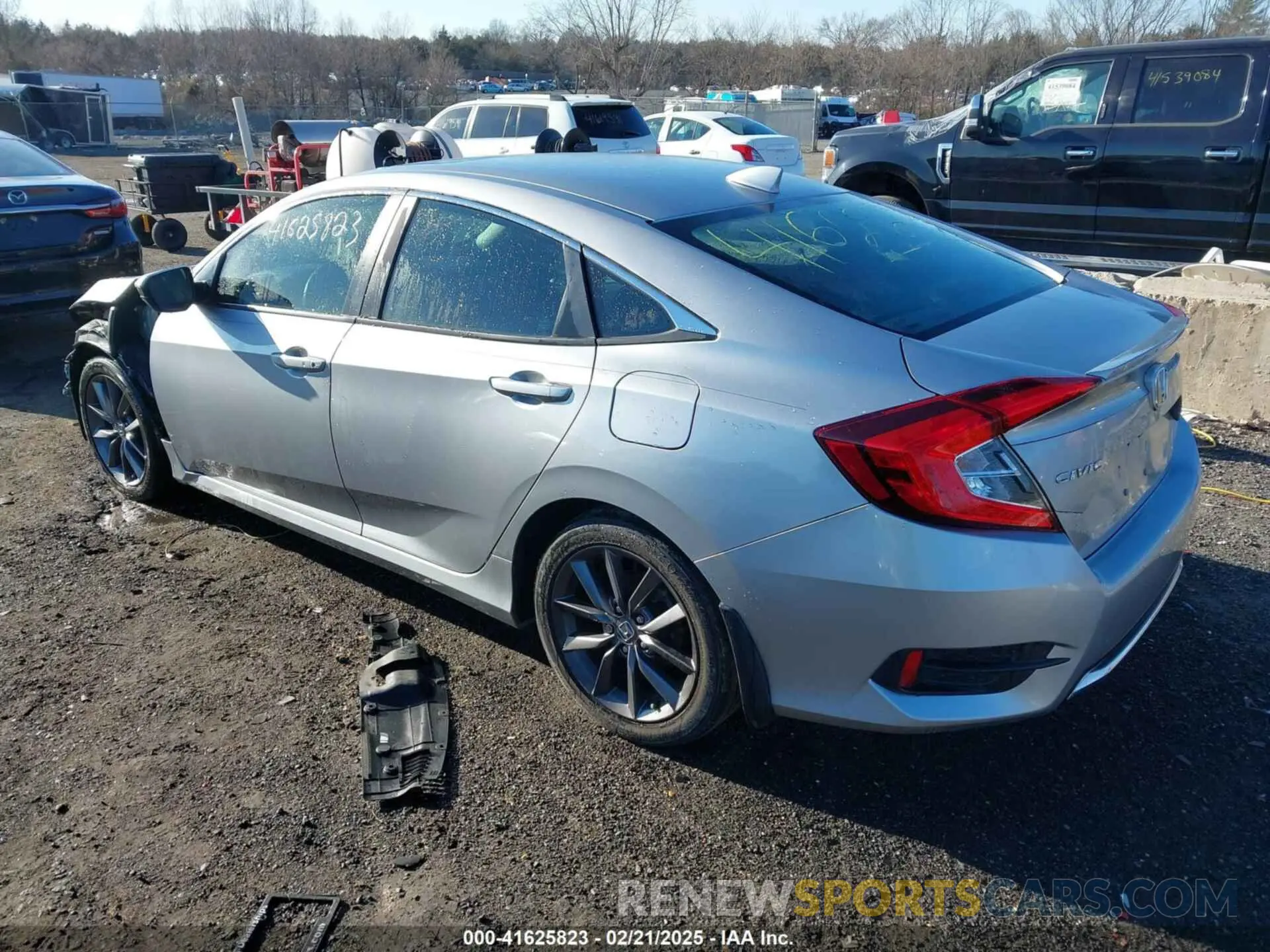 3 Photograph of a damaged car 19XFC1F35LE018532 HONDA CIVIC 2020