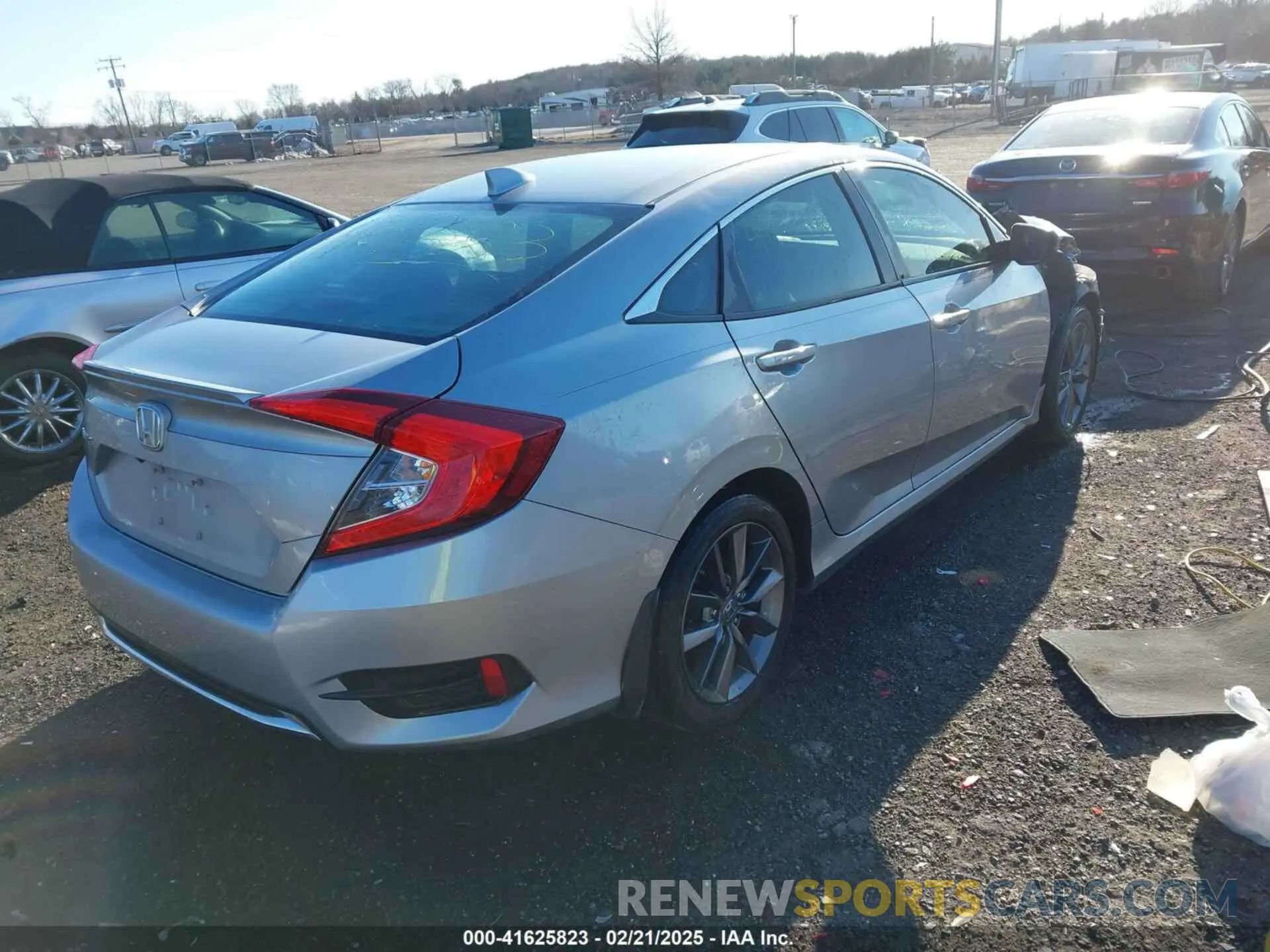 4 Photograph of a damaged car 19XFC1F35LE018532 HONDA CIVIC 2020