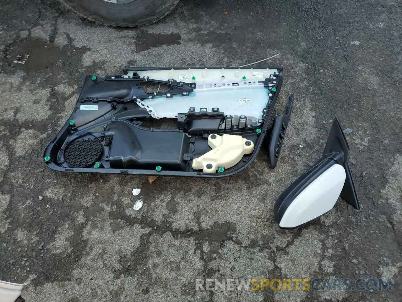 12 Photograph of a damaged car 19XFC1F36LE202927 HONDA CIVIC 2020