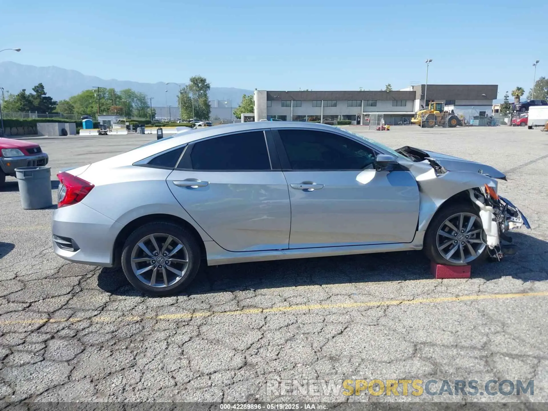 12 Photograph of a damaged car 19XFC1F36LE214639 HONDA CIVIC 2020