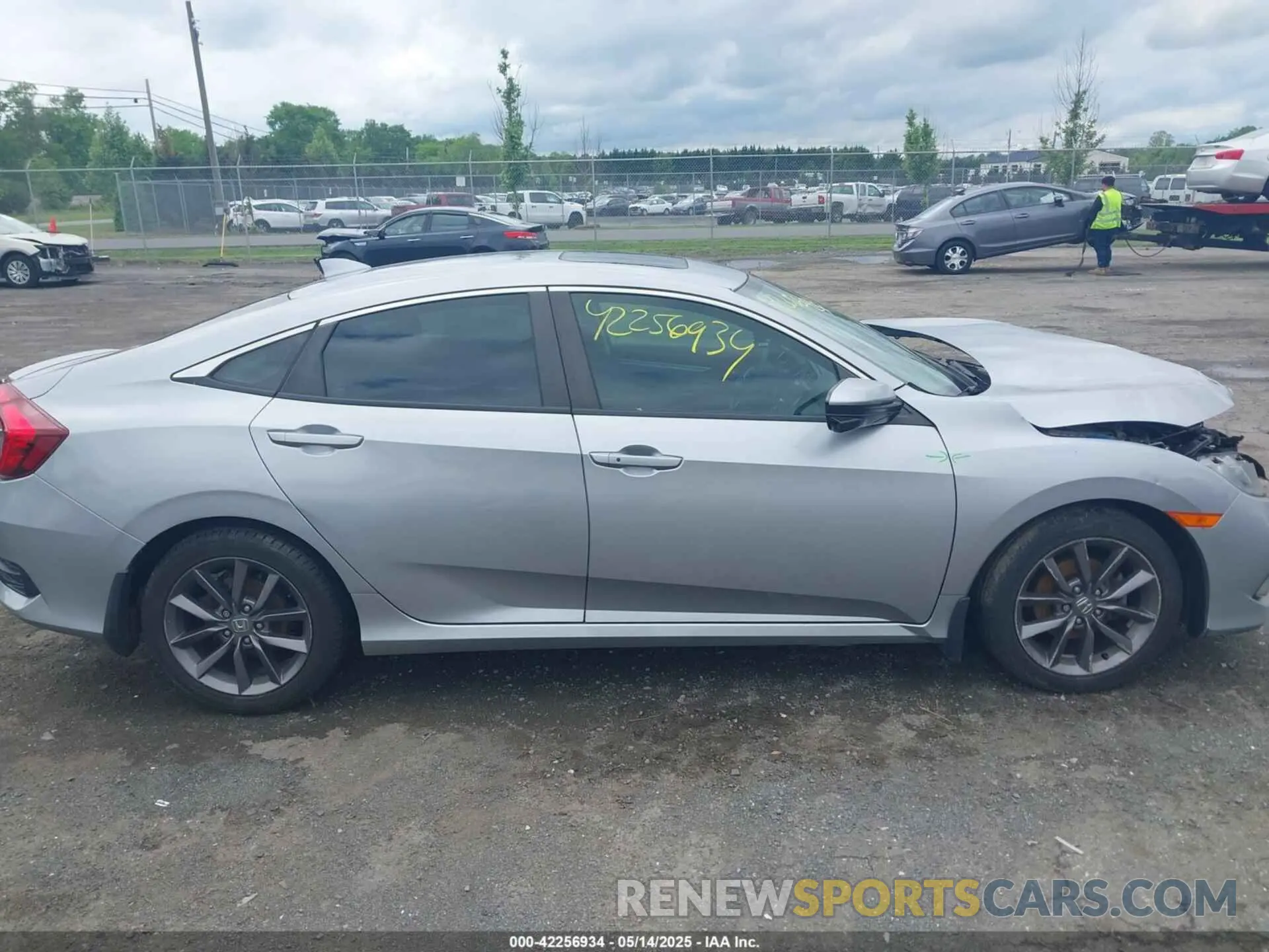 13 Photograph of a damaged car 19XFC1F37LE010982 HONDA CIVIC 2020