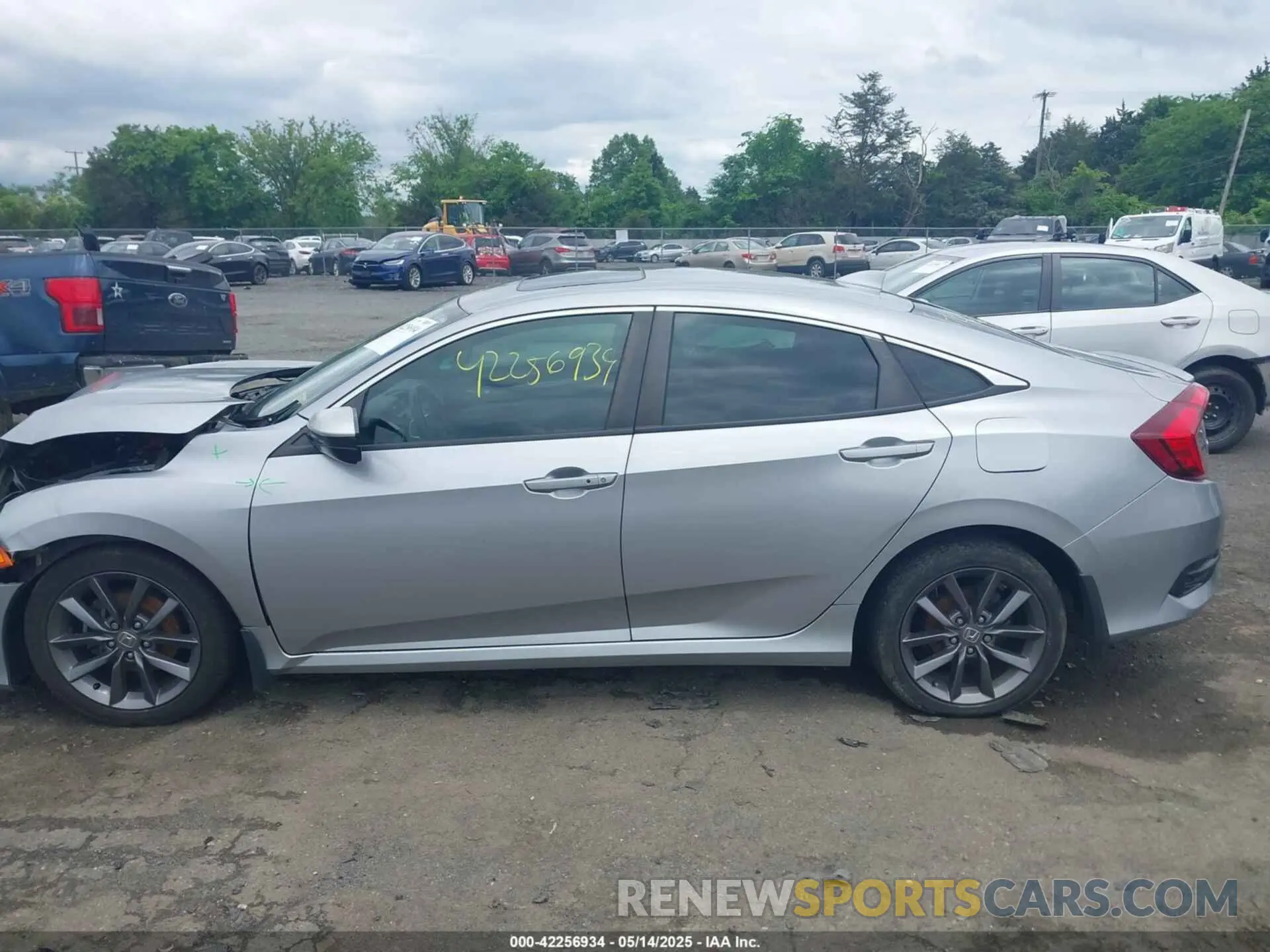 14 Photograph of a damaged car 19XFC1F37LE010982 HONDA CIVIC 2020