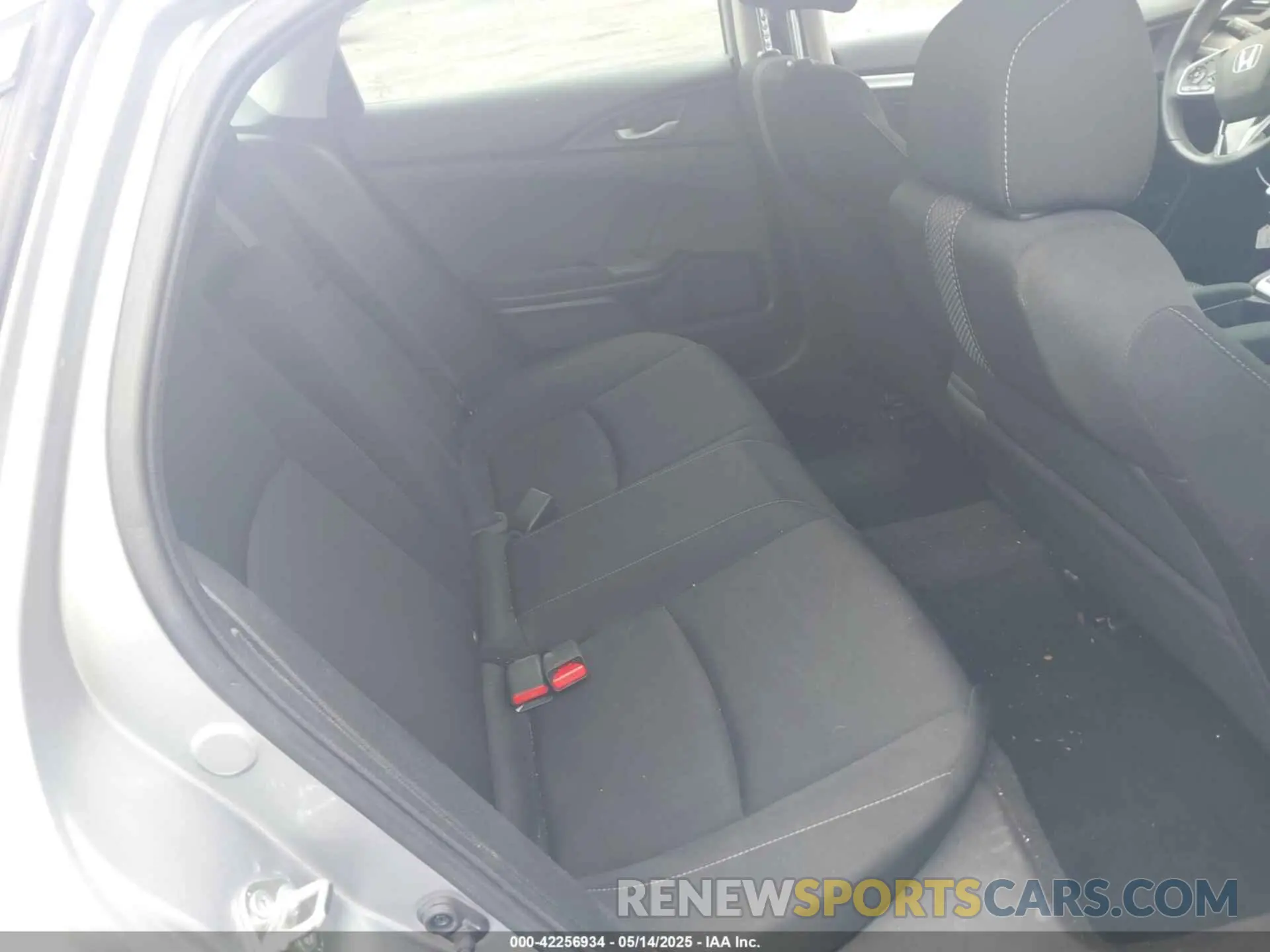 8 Photograph of a damaged car 19XFC1F37LE010982 HONDA CIVIC 2020