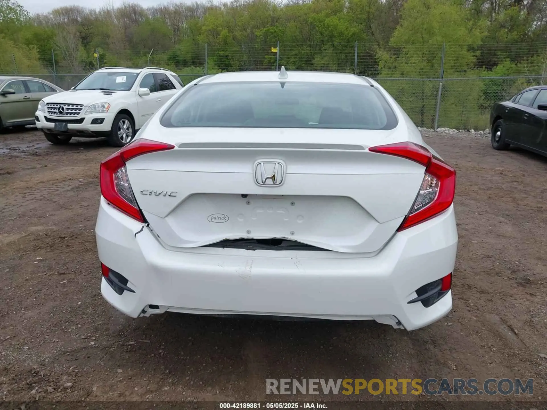 16 Photograph of a damaged car 19XFC1F37LE014921 HONDA CIVIC 2020