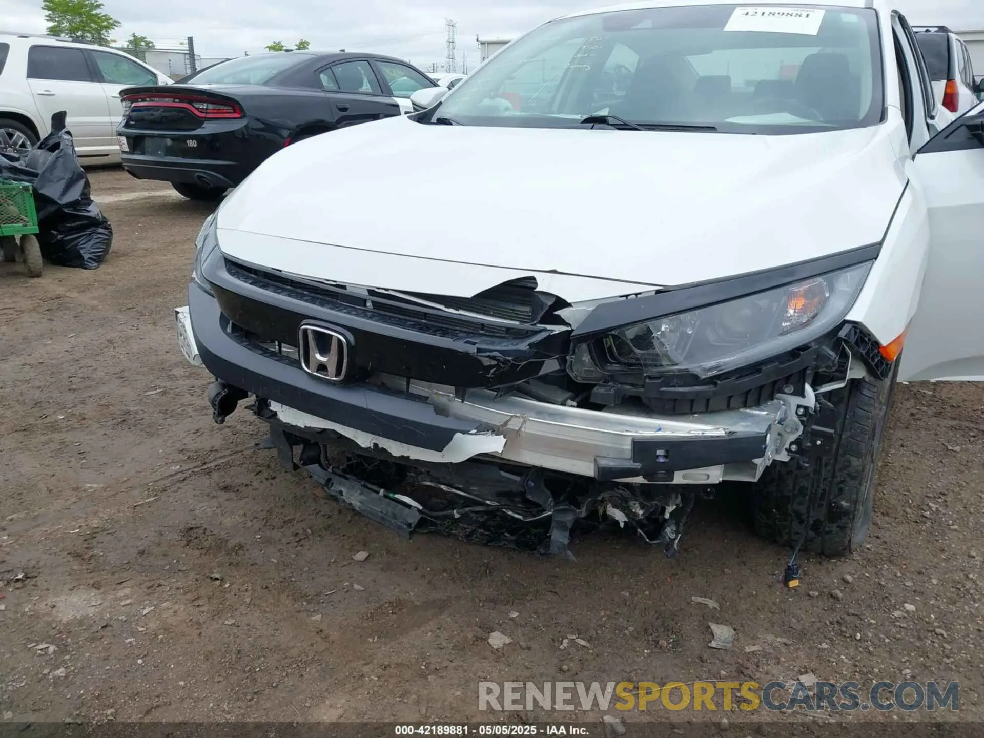 6 Photograph of a damaged car 19XFC1F37LE014921 HONDA CIVIC 2020