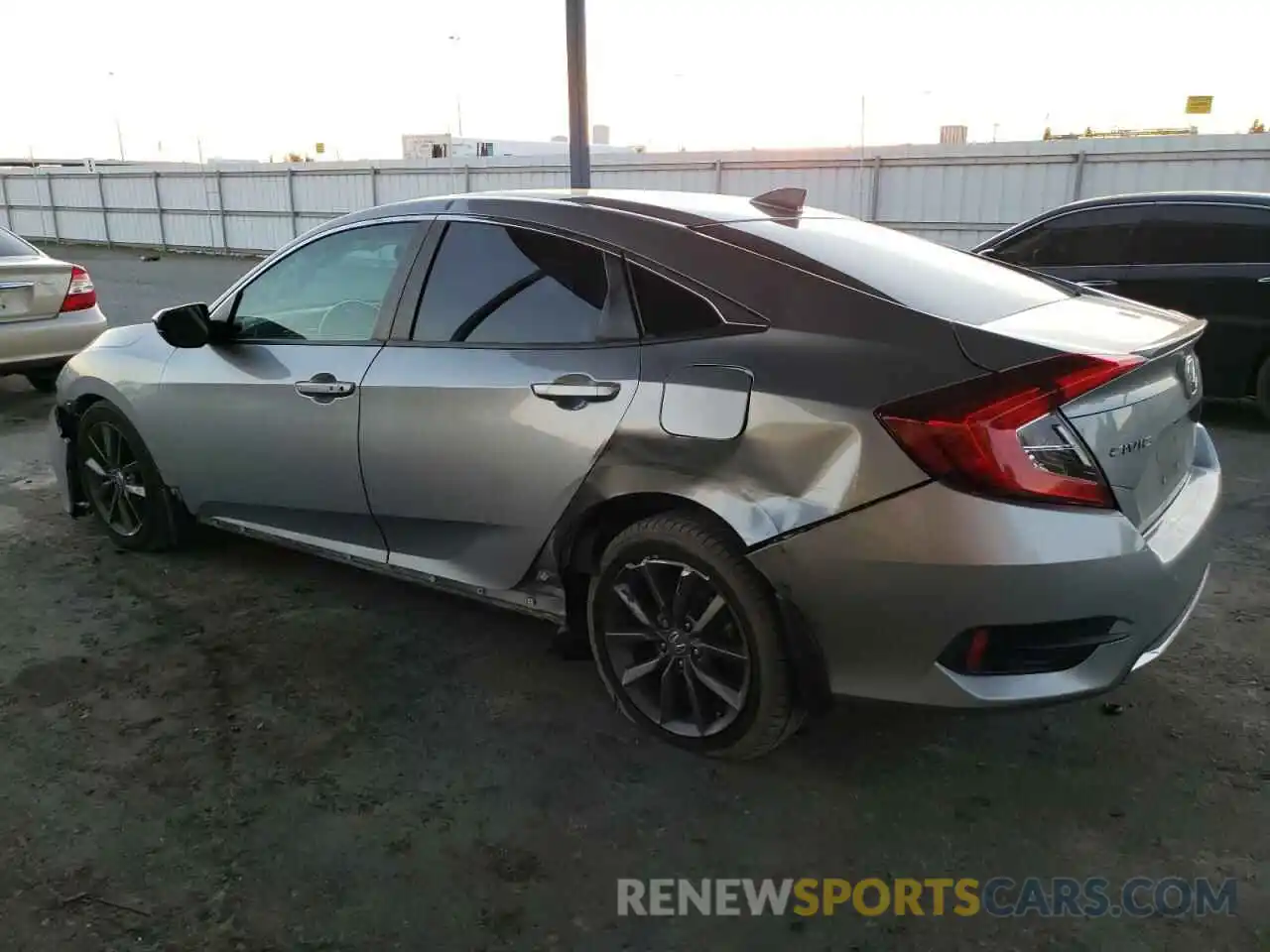 2 Photograph of a damaged car 19XFC1F37LE202984 HONDA CIVIC 2020