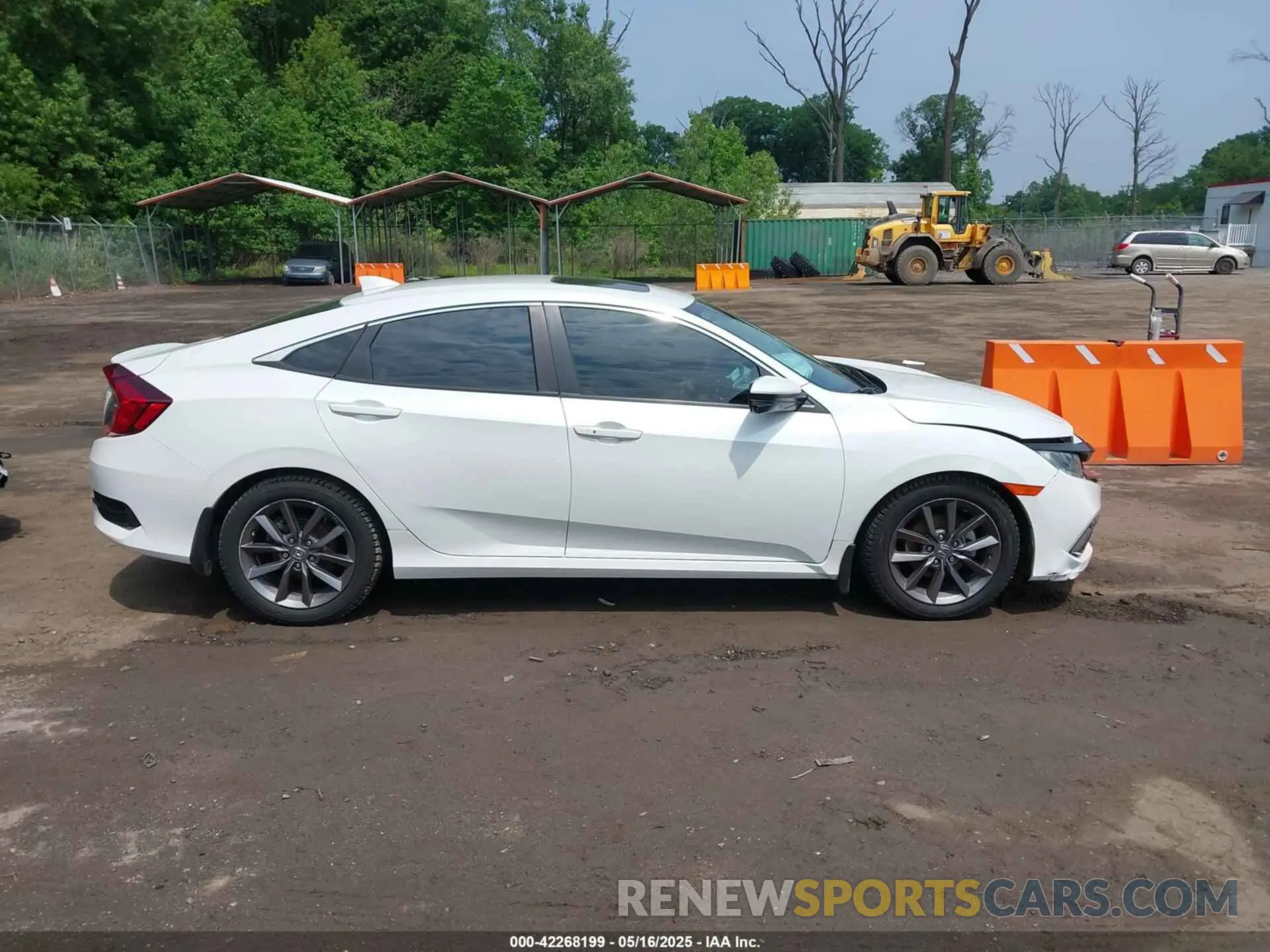 13 Photograph of a damaged car 19XFC1F37LE211832 HONDA CIVIC 2020