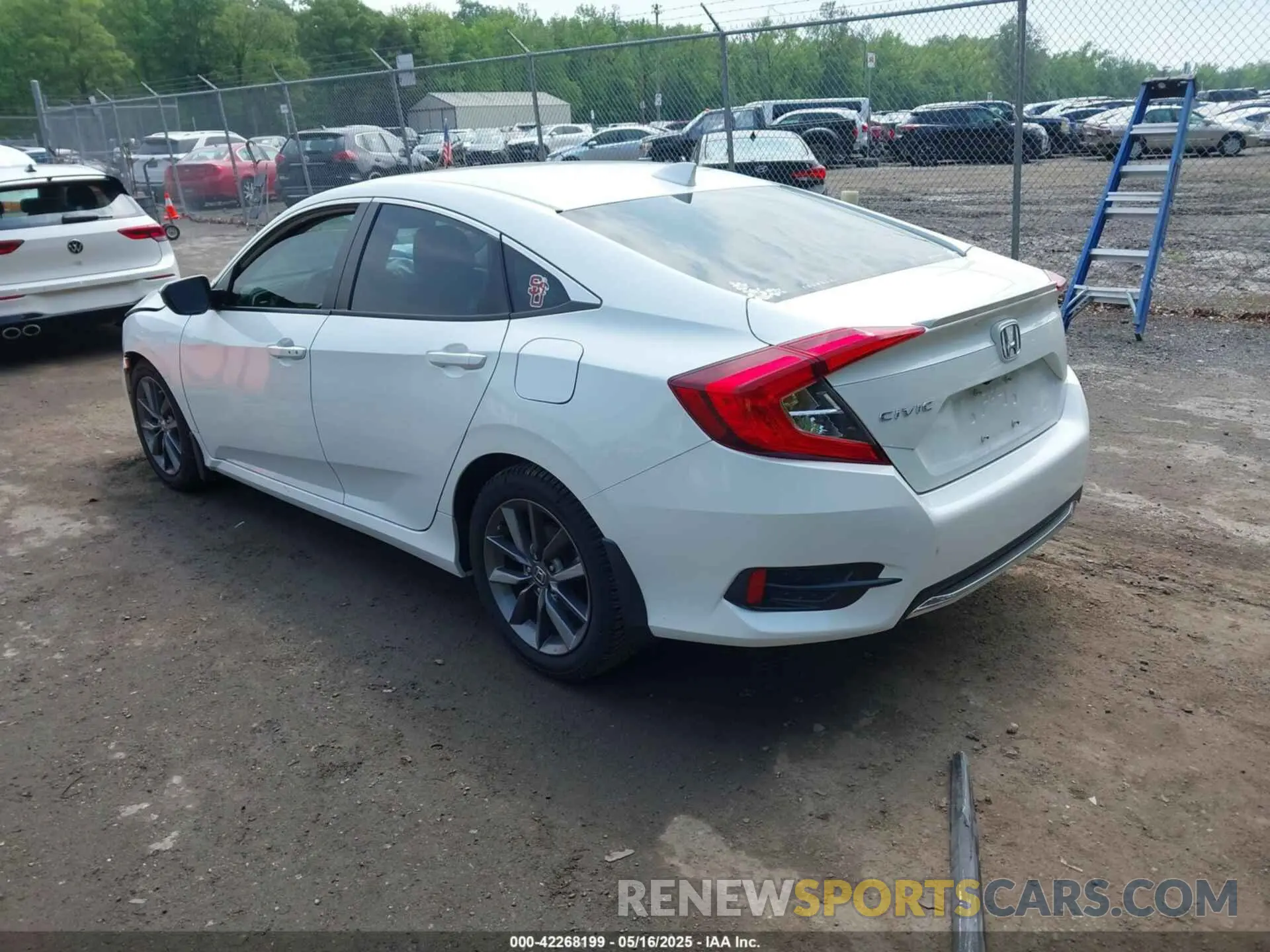 3 Photograph of a damaged car 19XFC1F37LE211832 HONDA CIVIC 2020