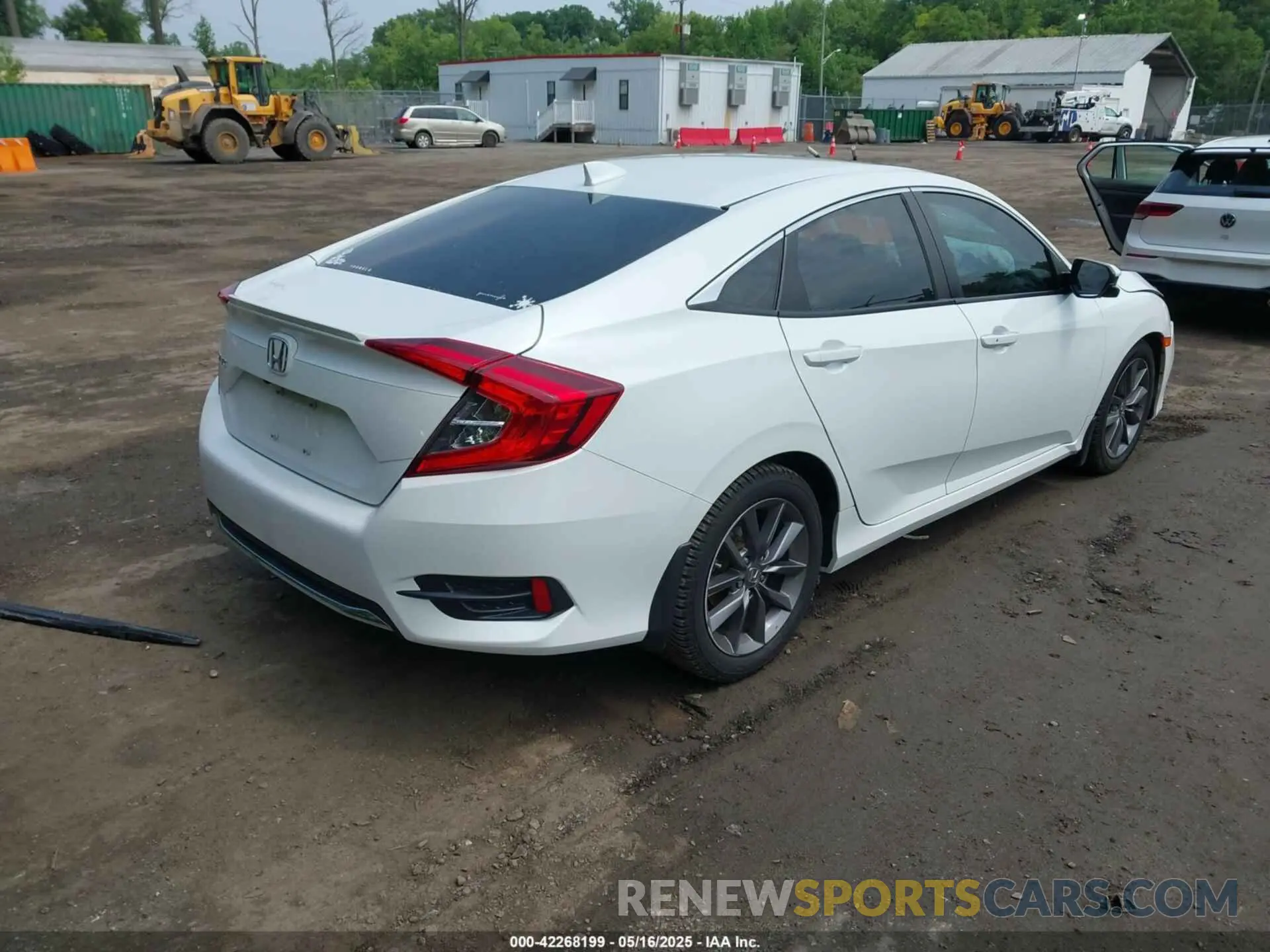 4 Photograph of a damaged car 19XFC1F37LE211832 HONDA CIVIC 2020