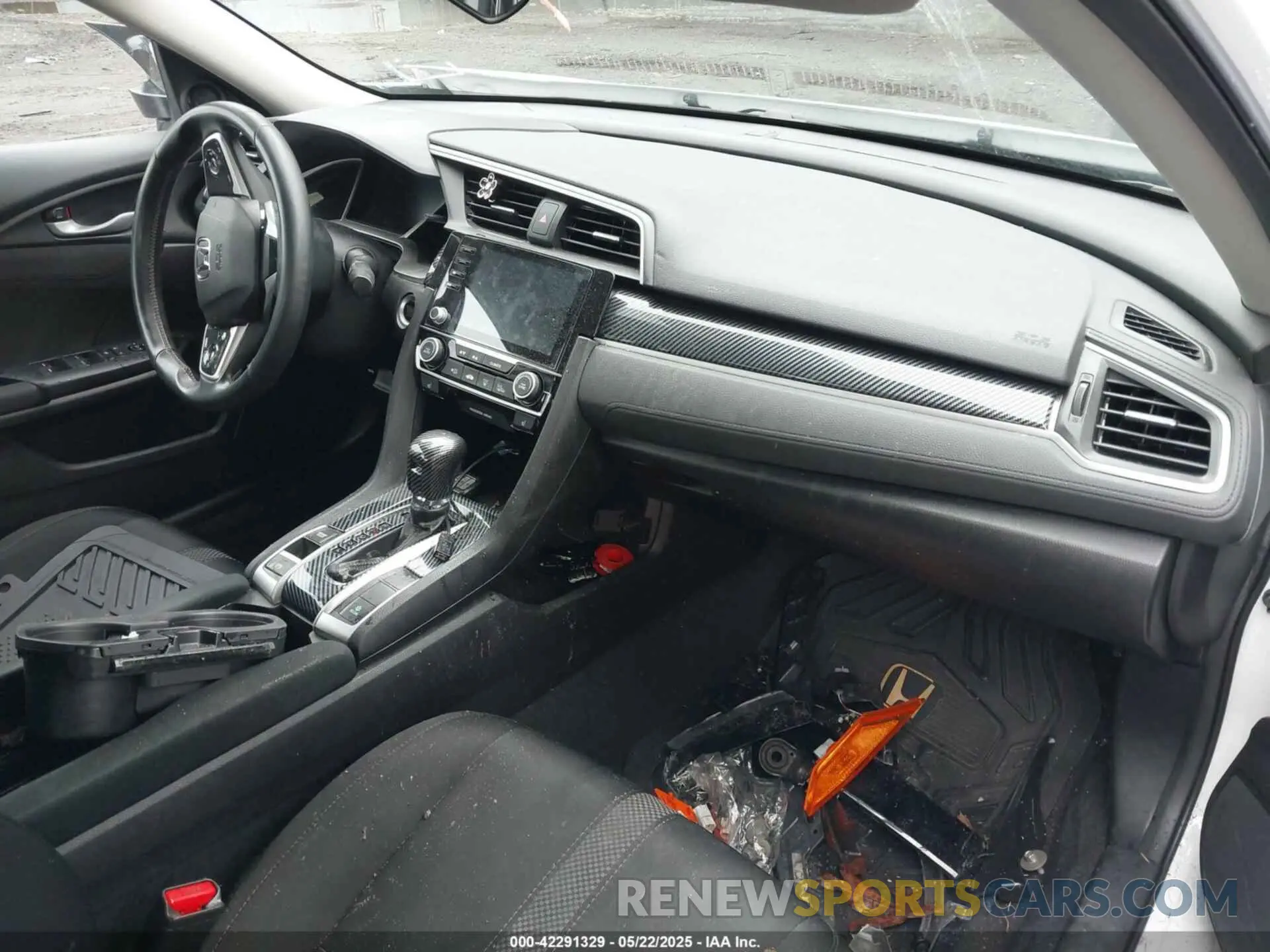 5 Photograph of a damaged car 19XFC1F37LE218148 HONDA CIVIC 2020