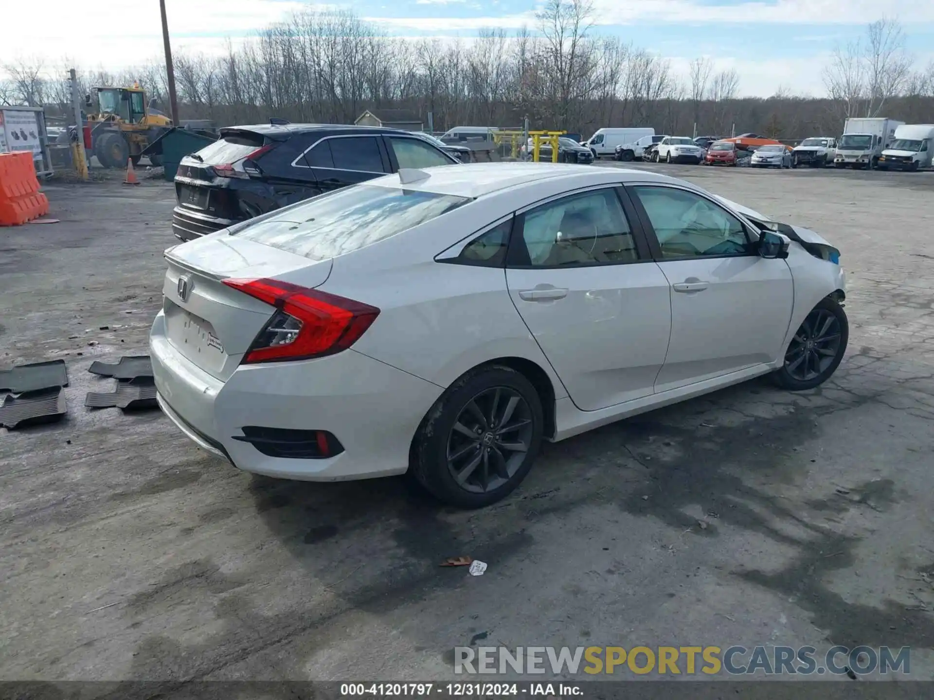 4 Photograph of a damaged car 19XFC1F38LE206462 HONDA CIVIC 2020