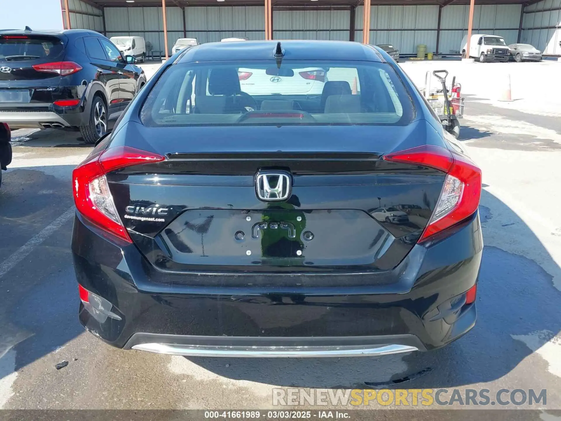 17 Photograph of a damaged car 19XFC1F39LE025161 HONDA CIVIC 2020