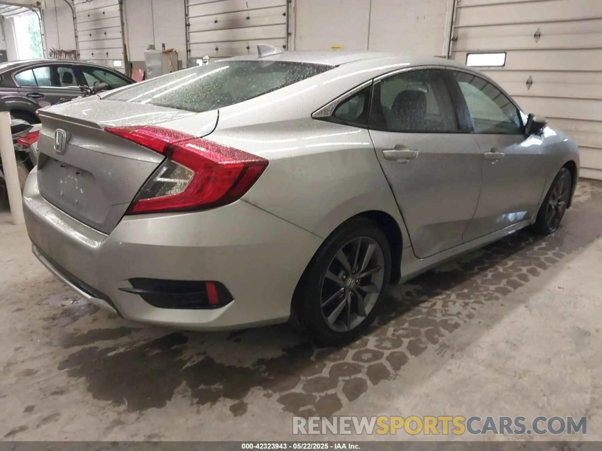 4 Photograph of a damaged car 19XFC1F39LE203988 HONDA CIVIC 2020