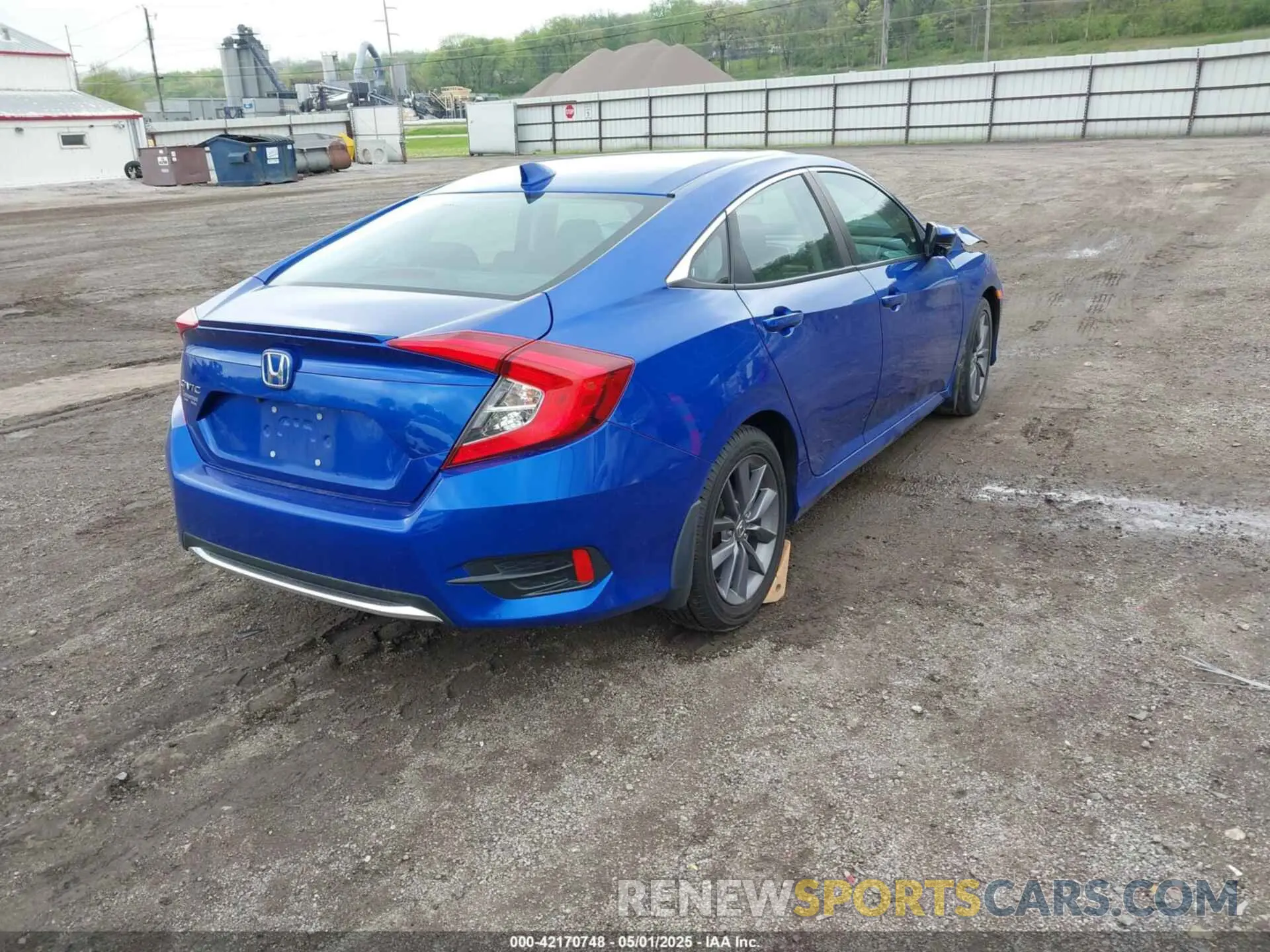 4 Photograph of a damaged car 19XFC1F3XLE011172 HONDA CIVIC 2020