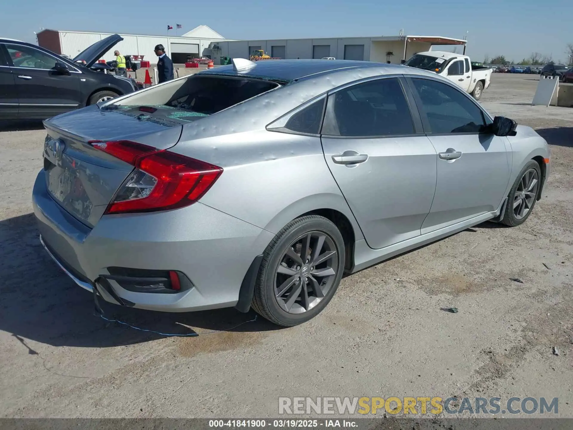 4 Photograph of a damaged car 19XFC1F3XLE014041 HONDA CIVIC 2020