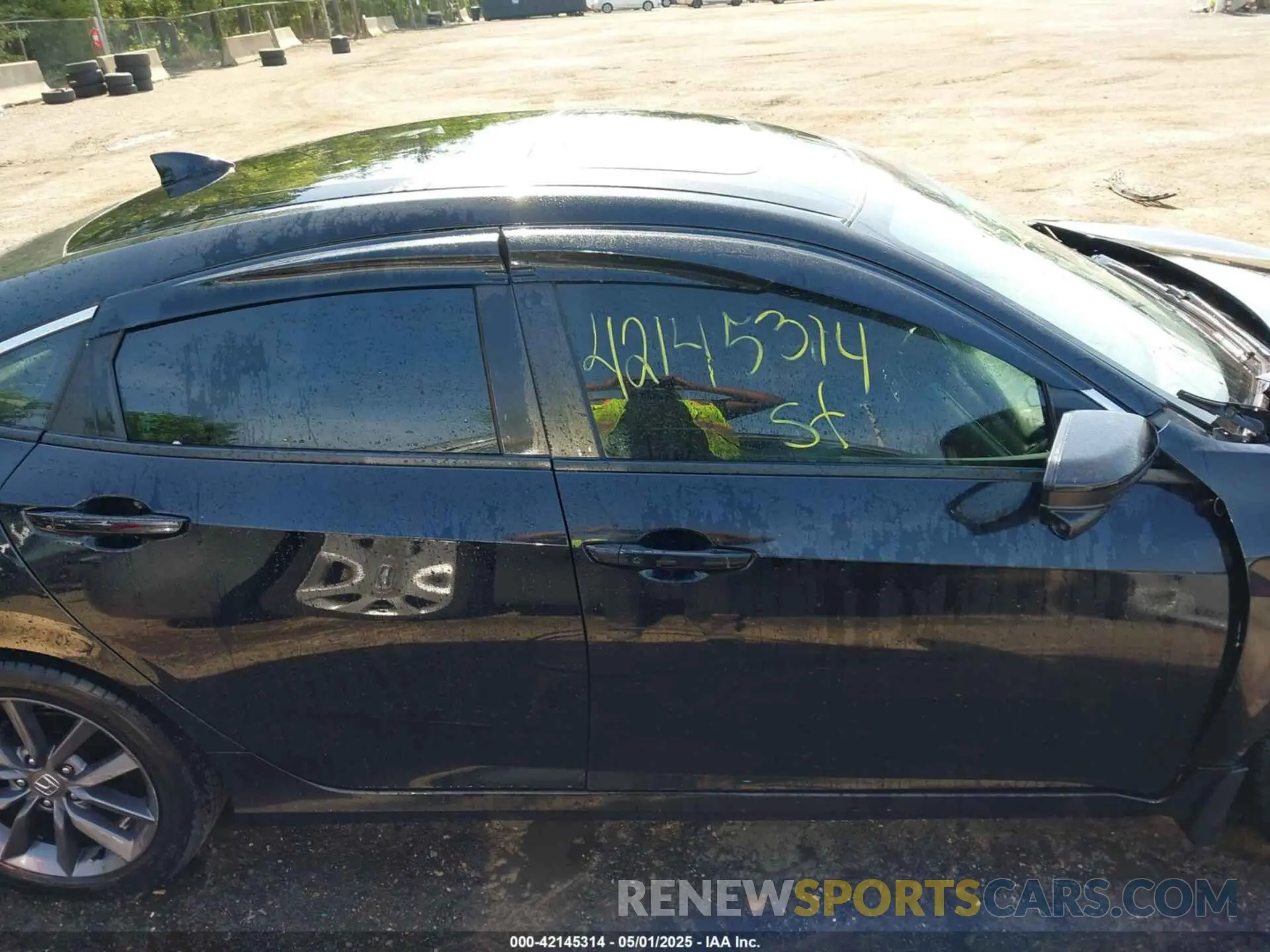 13 Photograph of a damaged car 19XFC1F3XLE016758 HONDA CIVIC 2020