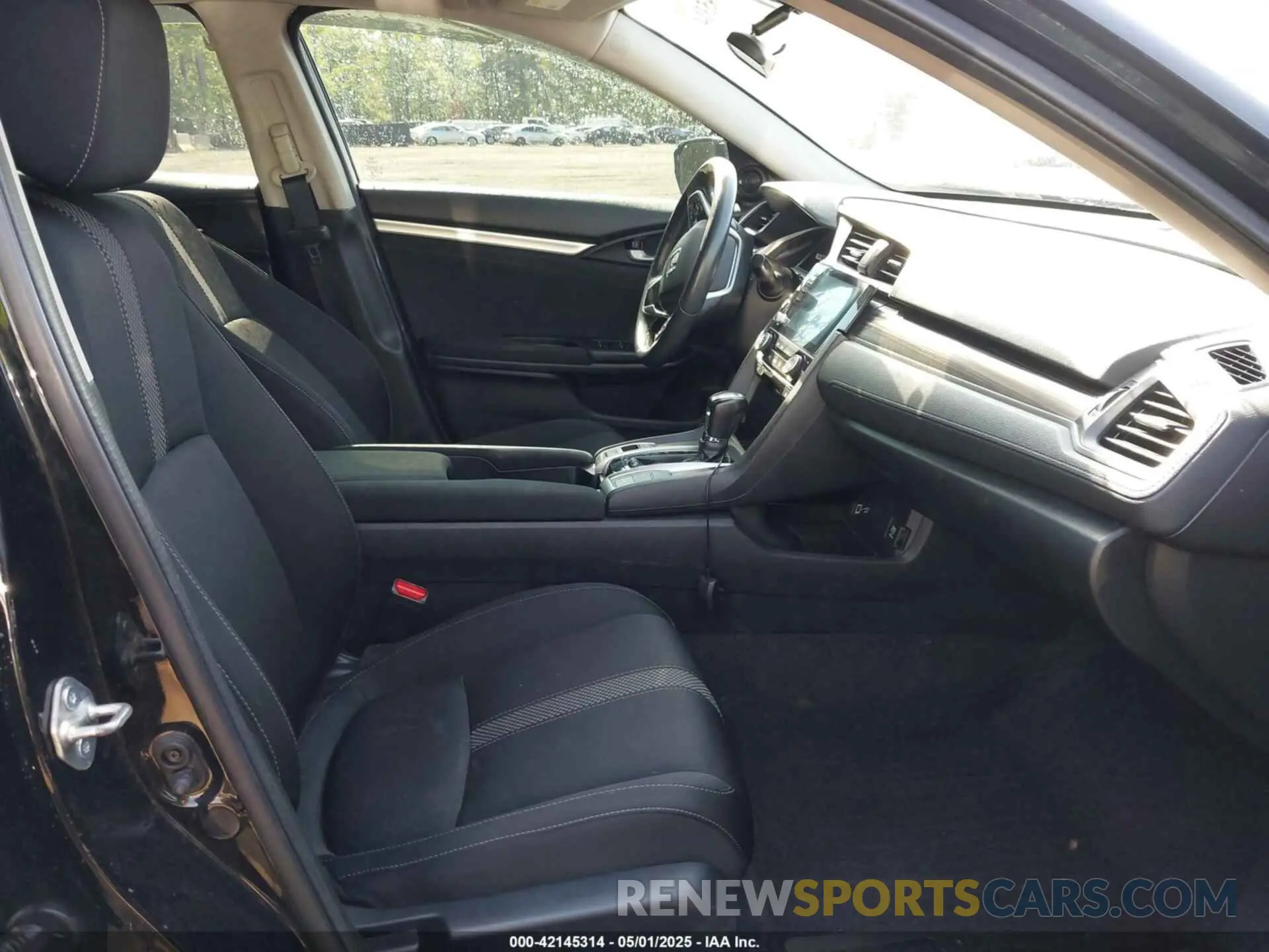5 Photograph of a damaged car 19XFC1F3XLE016758 HONDA CIVIC 2020