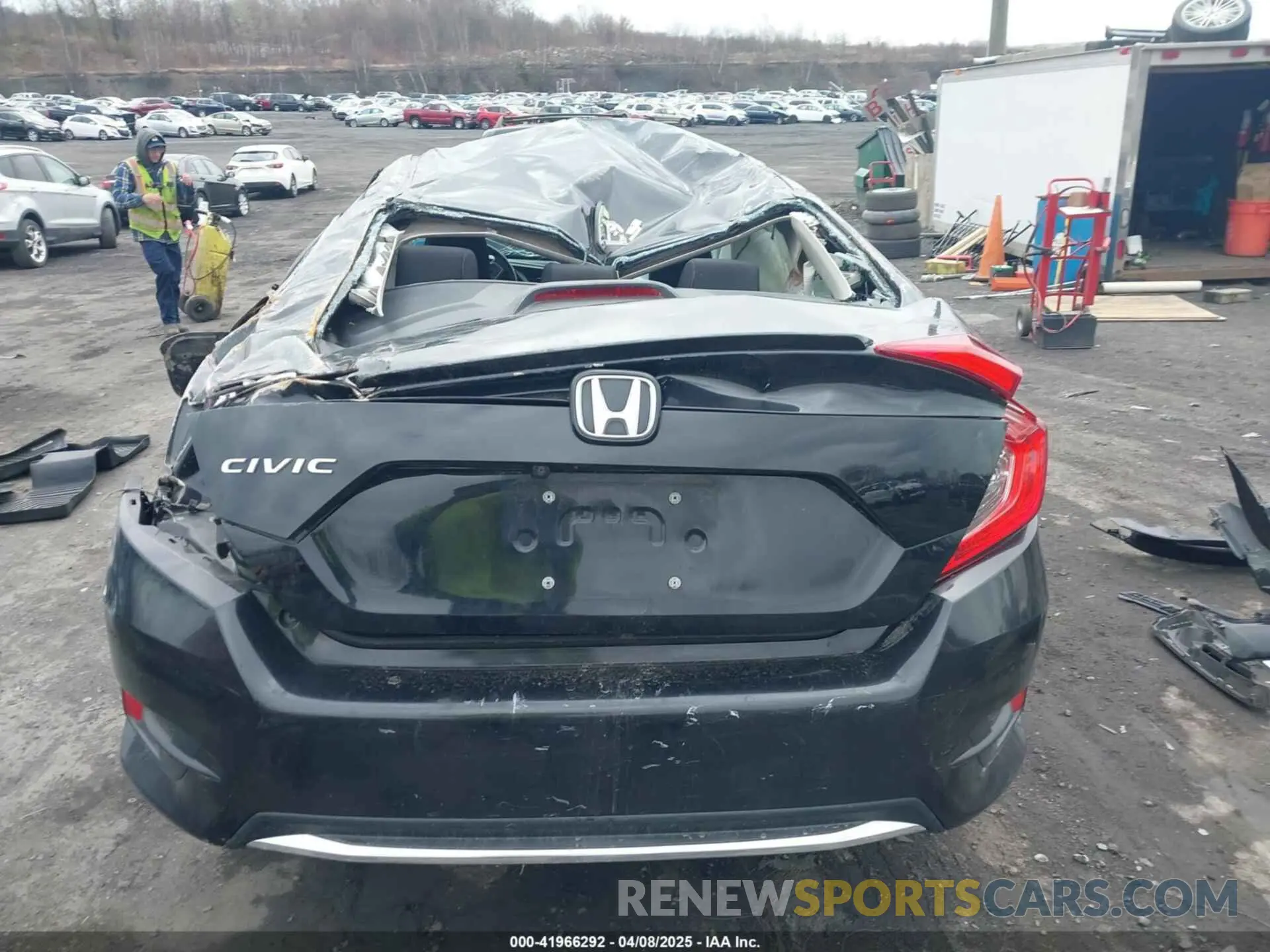 15 Photograph of a damaged car 19XFC1F3XLE209492 HONDA CIVIC 2020