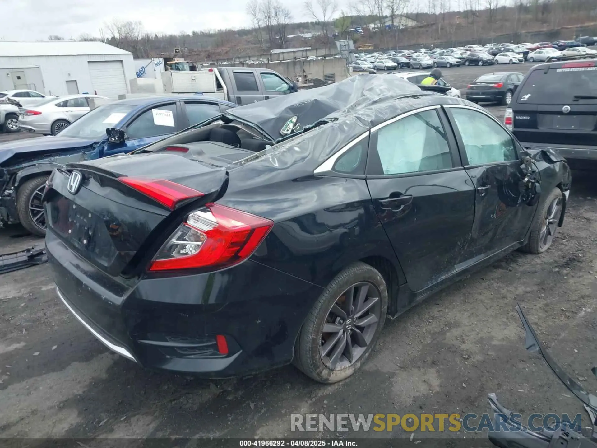 4 Photograph of a damaged car 19XFC1F3XLE209492 HONDA CIVIC 2020