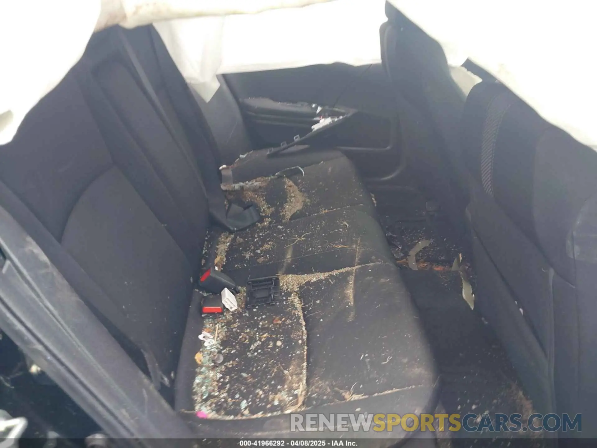8 Photograph of a damaged car 19XFC1F3XLE209492 HONDA CIVIC 2020