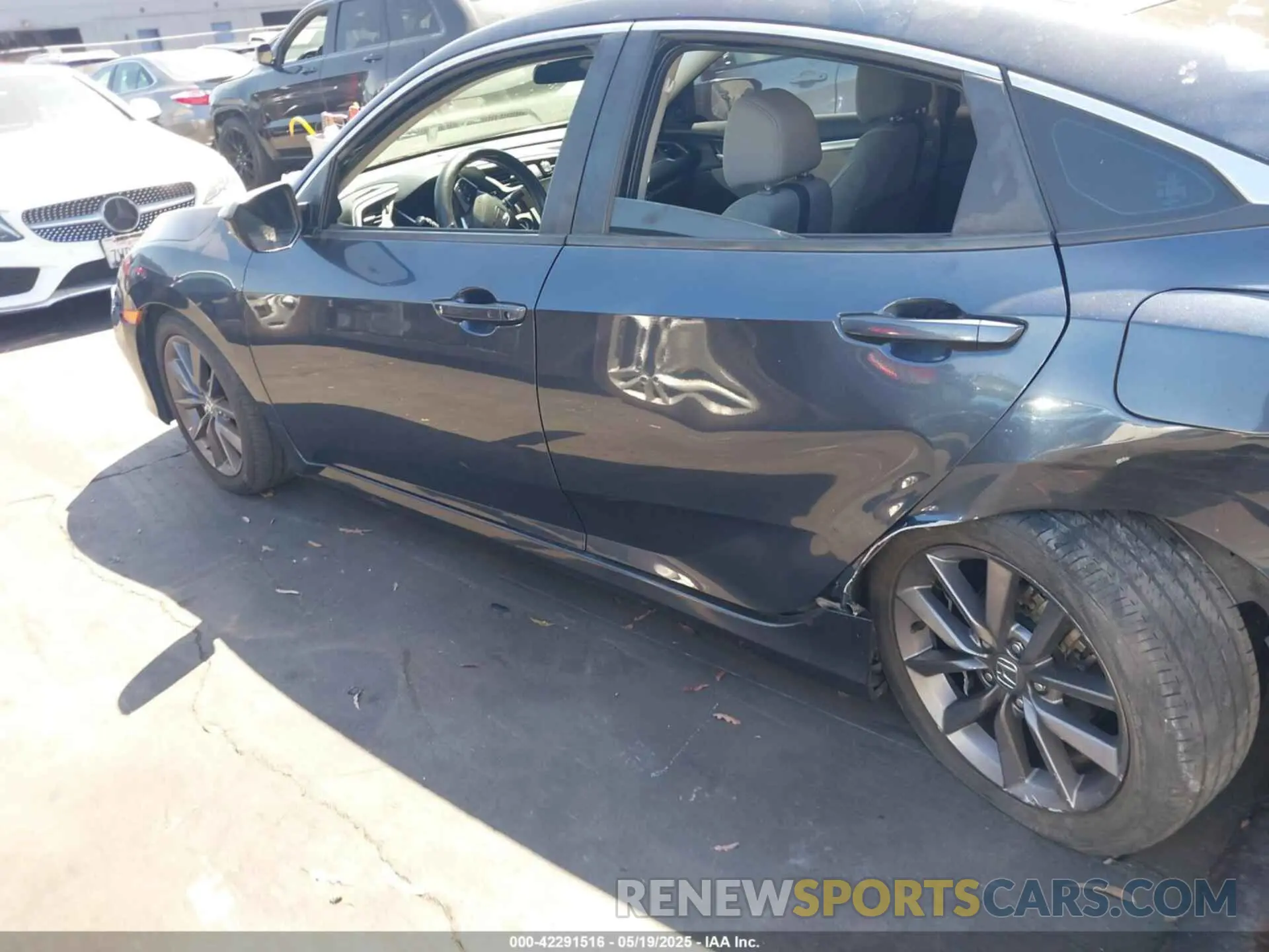 14 Photograph of a damaged car 19XFC1F3XLE212103 HONDA CIVIC 2020