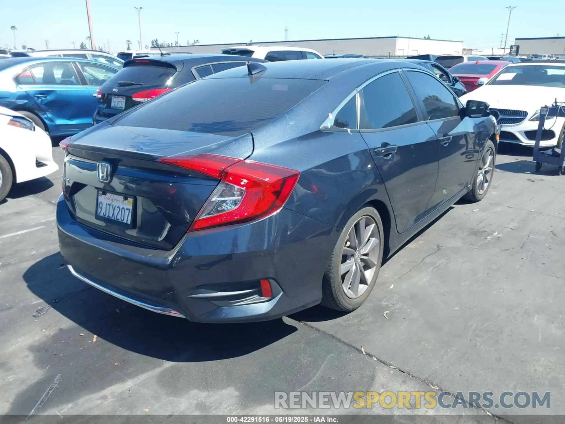4 Photograph of a damaged car 19XFC1F3XLE212103 HONDA CIVIC 2020