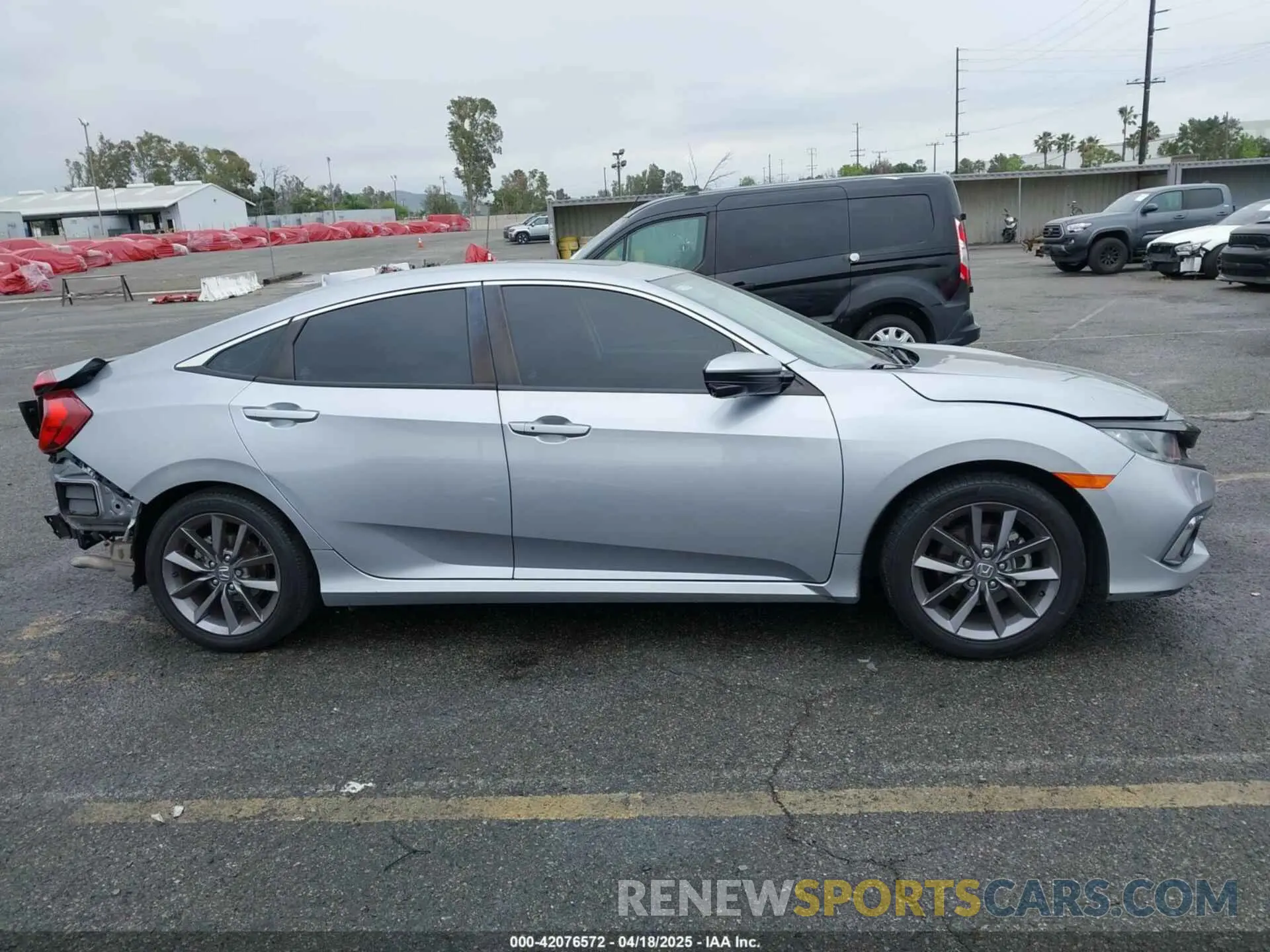 14 Photograph of a damaged car 19XFC1F3XLE213039 HONDA CIVIC 2020