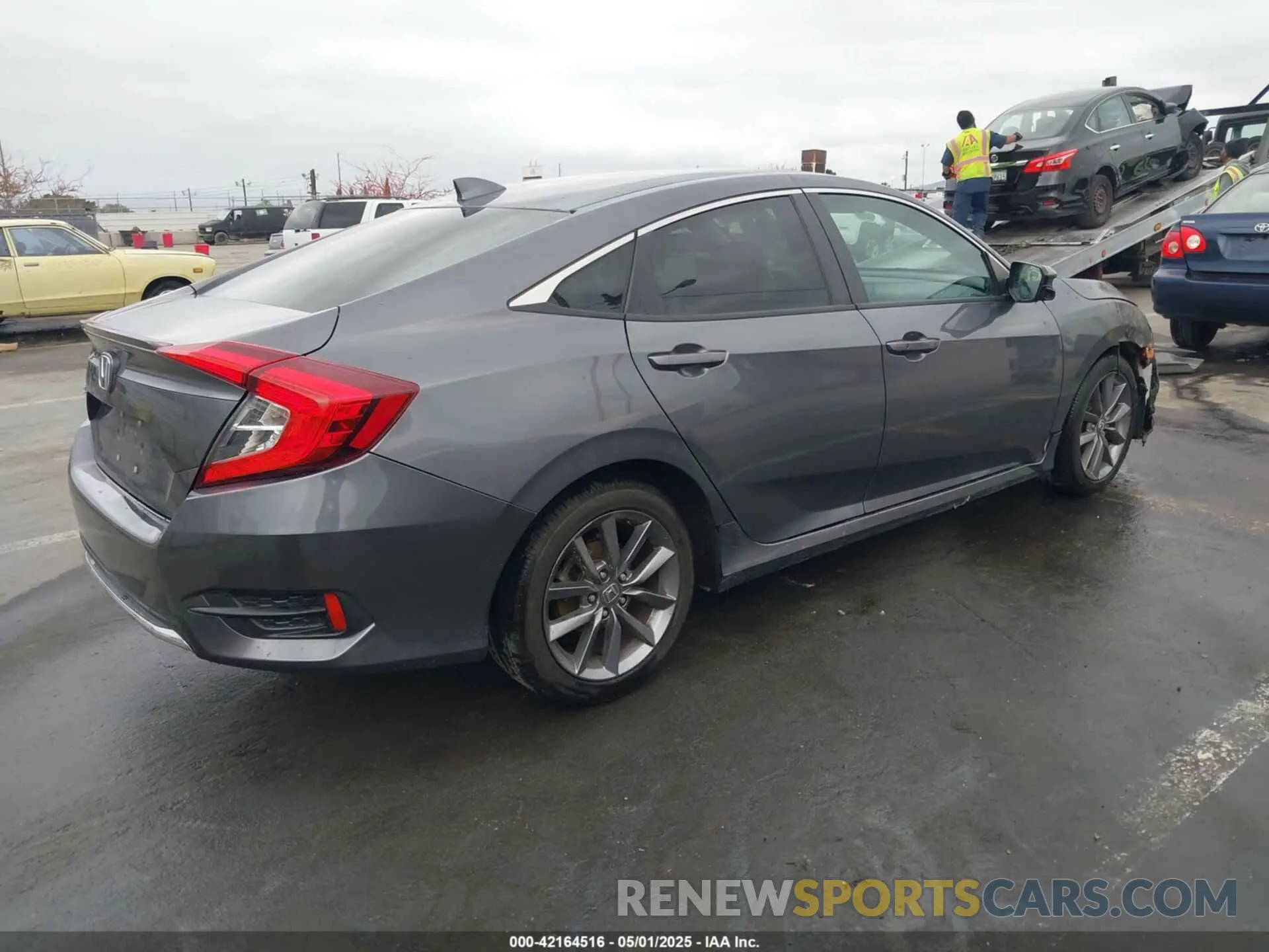 4 Photograph of a damaged car 19XFC1F3XLE214451 HONDA CIVIC 2020