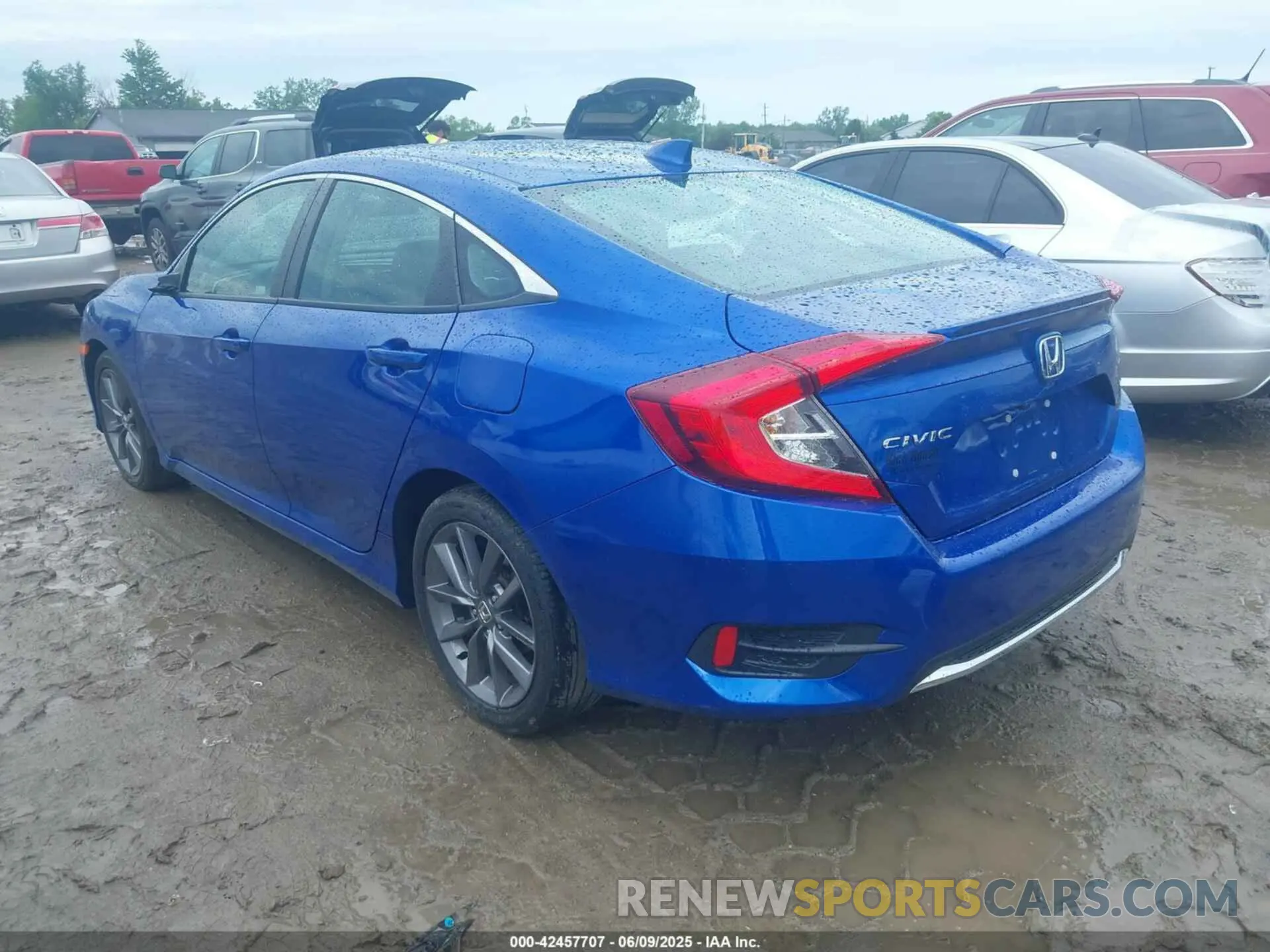 3 Photograph of a damaged car 19XFC1F70LE007974 HONDA CIVIC 2020