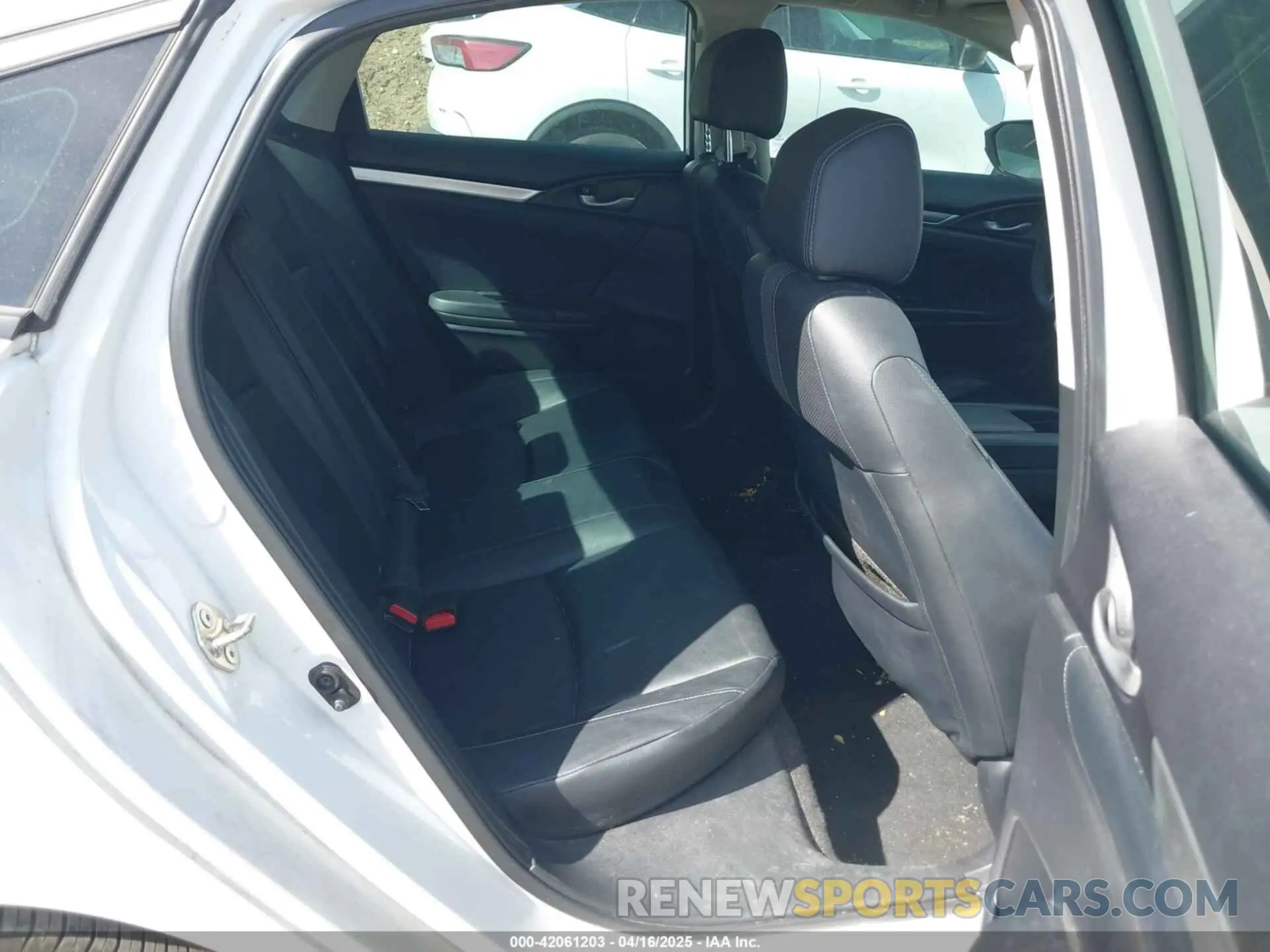 8 Photograph of a damaged car 19XFC1F73LE001358 HONDA CIVIC 2020
