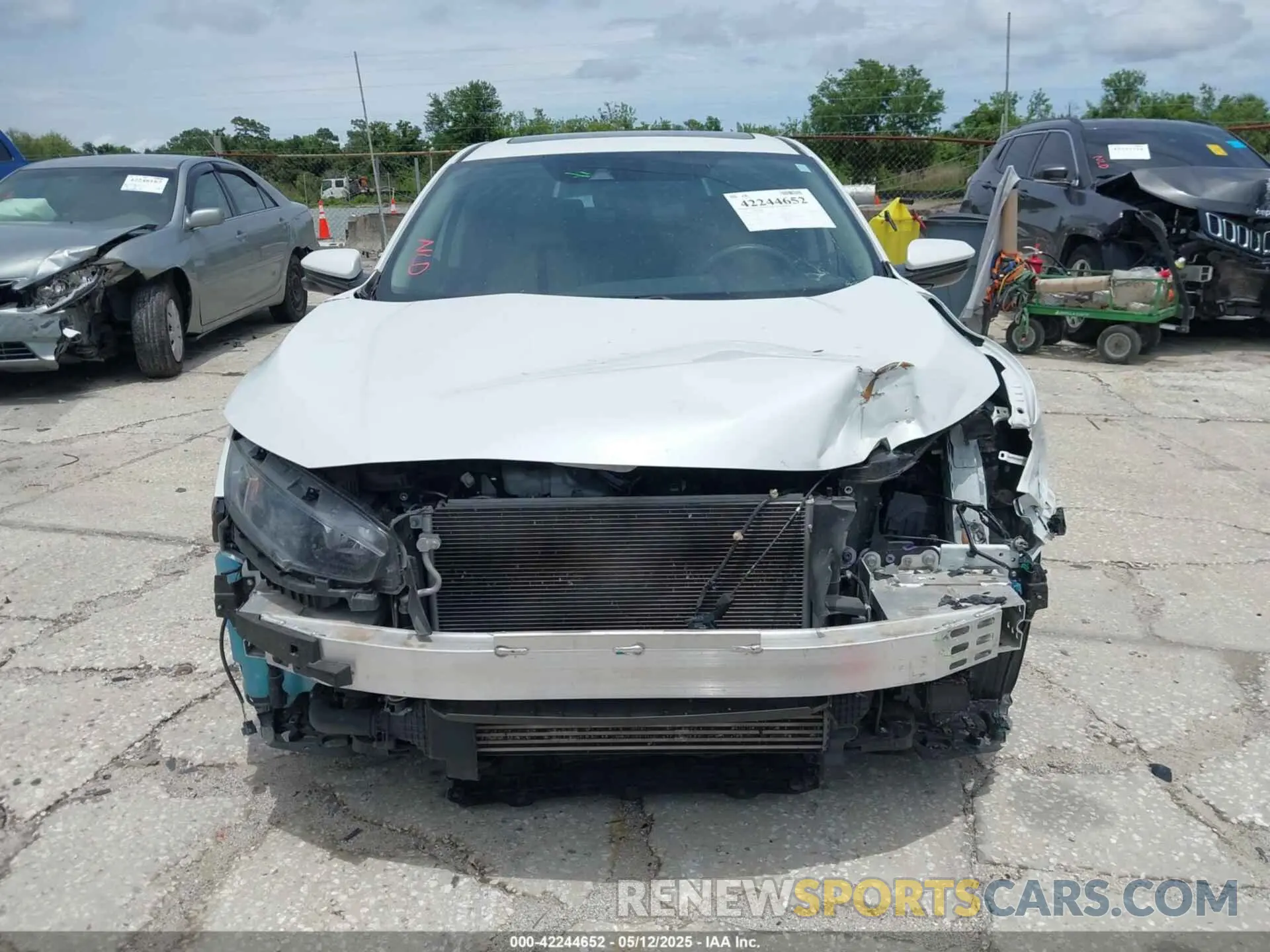 12 Photograph of a damaged car 19XFC1F73LE006852 HONDA CIVIC 2020