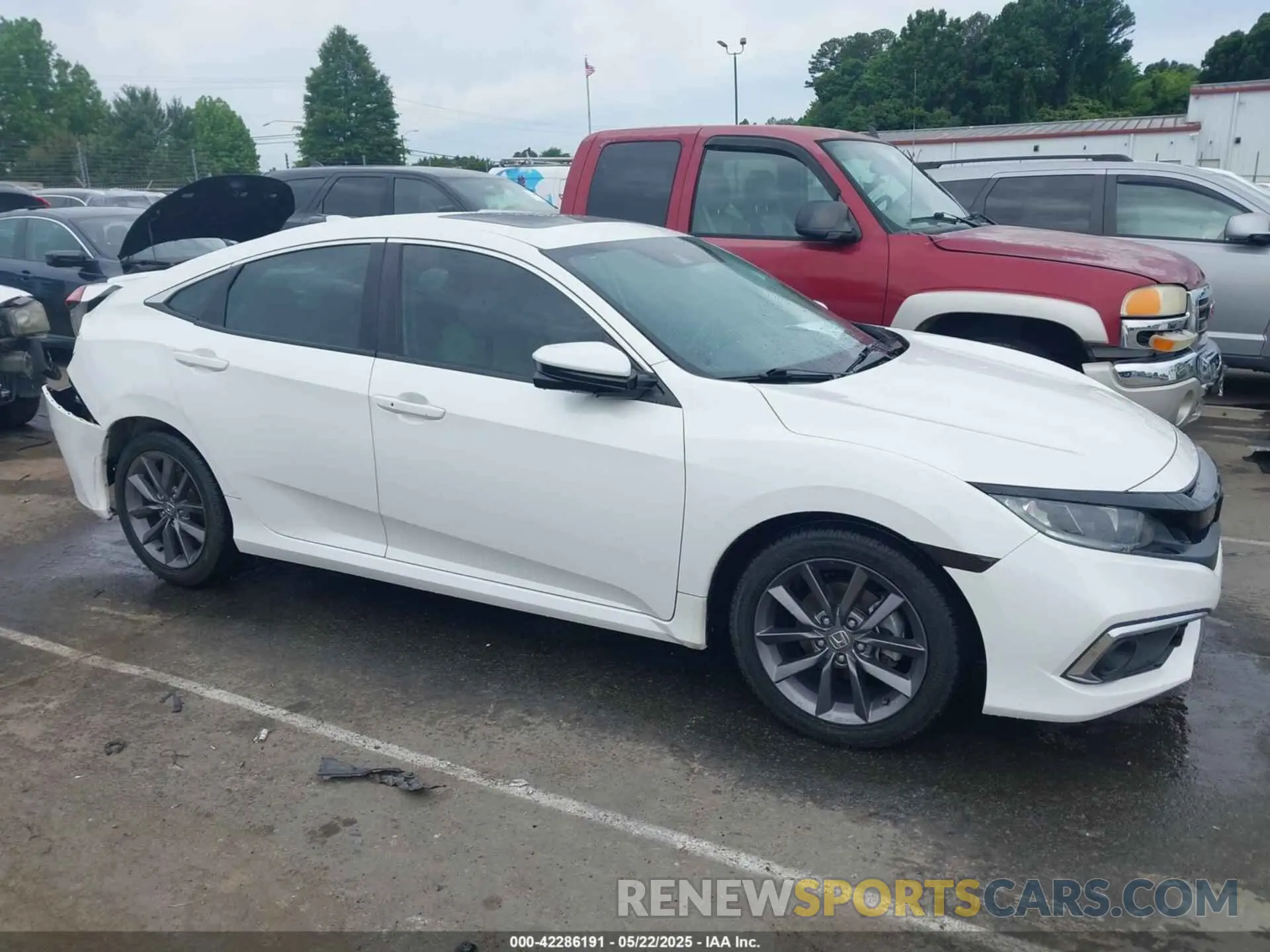 13 Photograph of a damaged car 19XFC1F74LE015155 HONDA CIVIC 2020