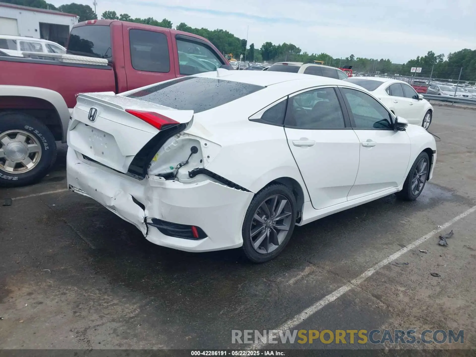 4 Photograph of a damaged car 19XFC1F74LE015155 HONDA CIVIC 2020