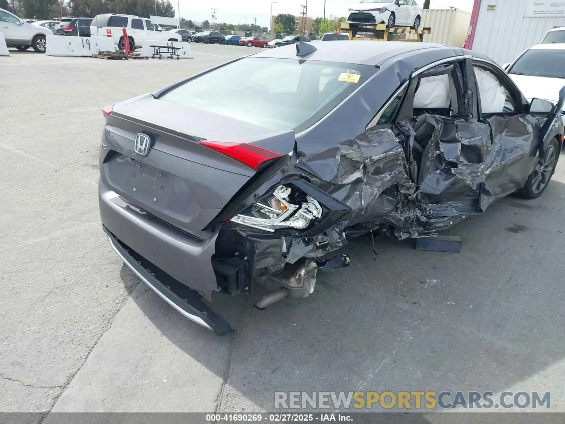 4 Photograph of a damaged car 19XFC1F74LE204193 HONDA CIVIC 2020