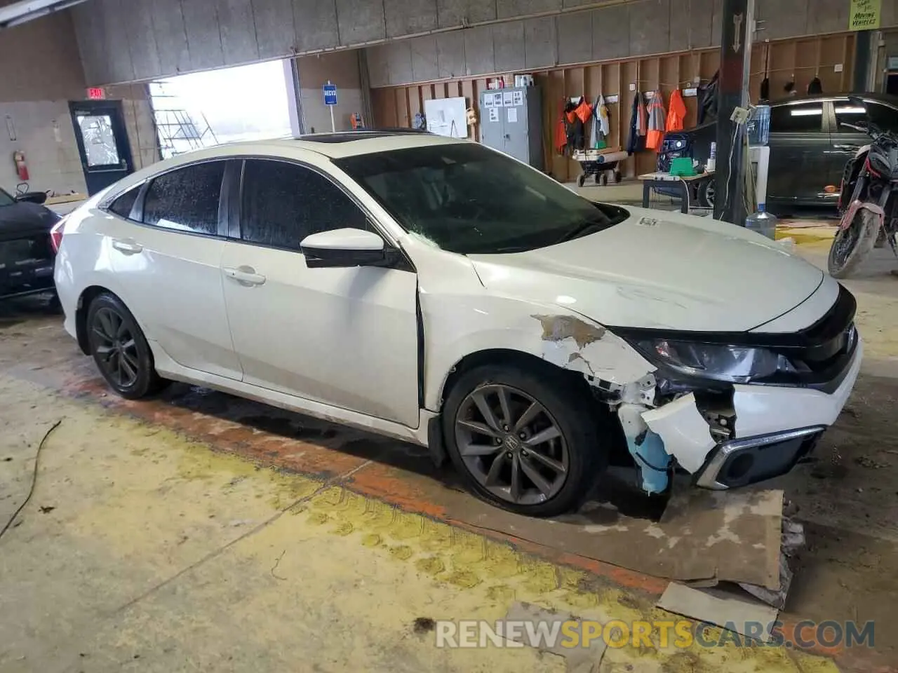 4 Photograph of a damaged car 19XFC1F75LE015178 HONDA CIVIC 2020