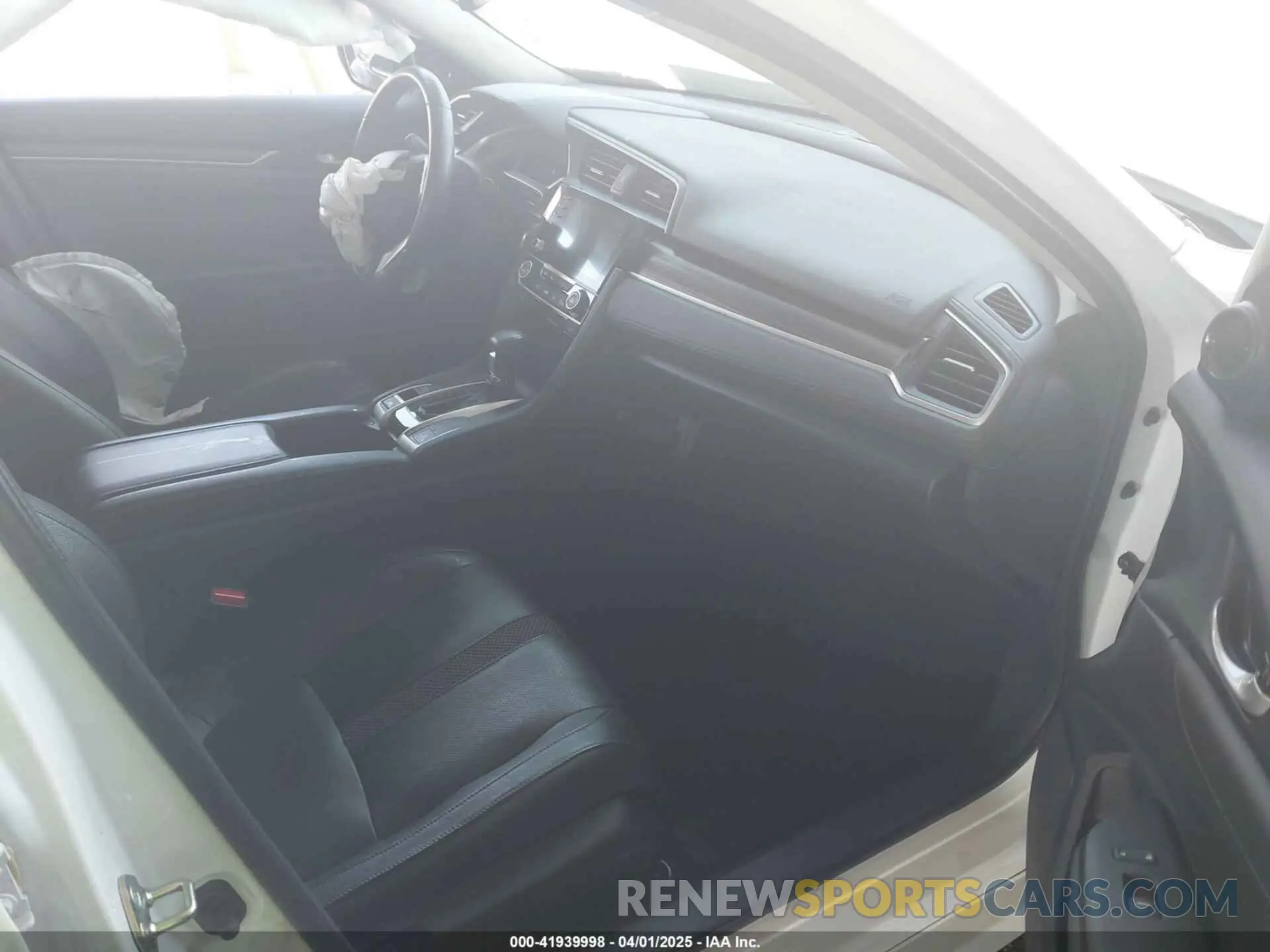 5 Photograph of a damaged car 19XFC1F76LE204292 HONDA CIVIC 2020