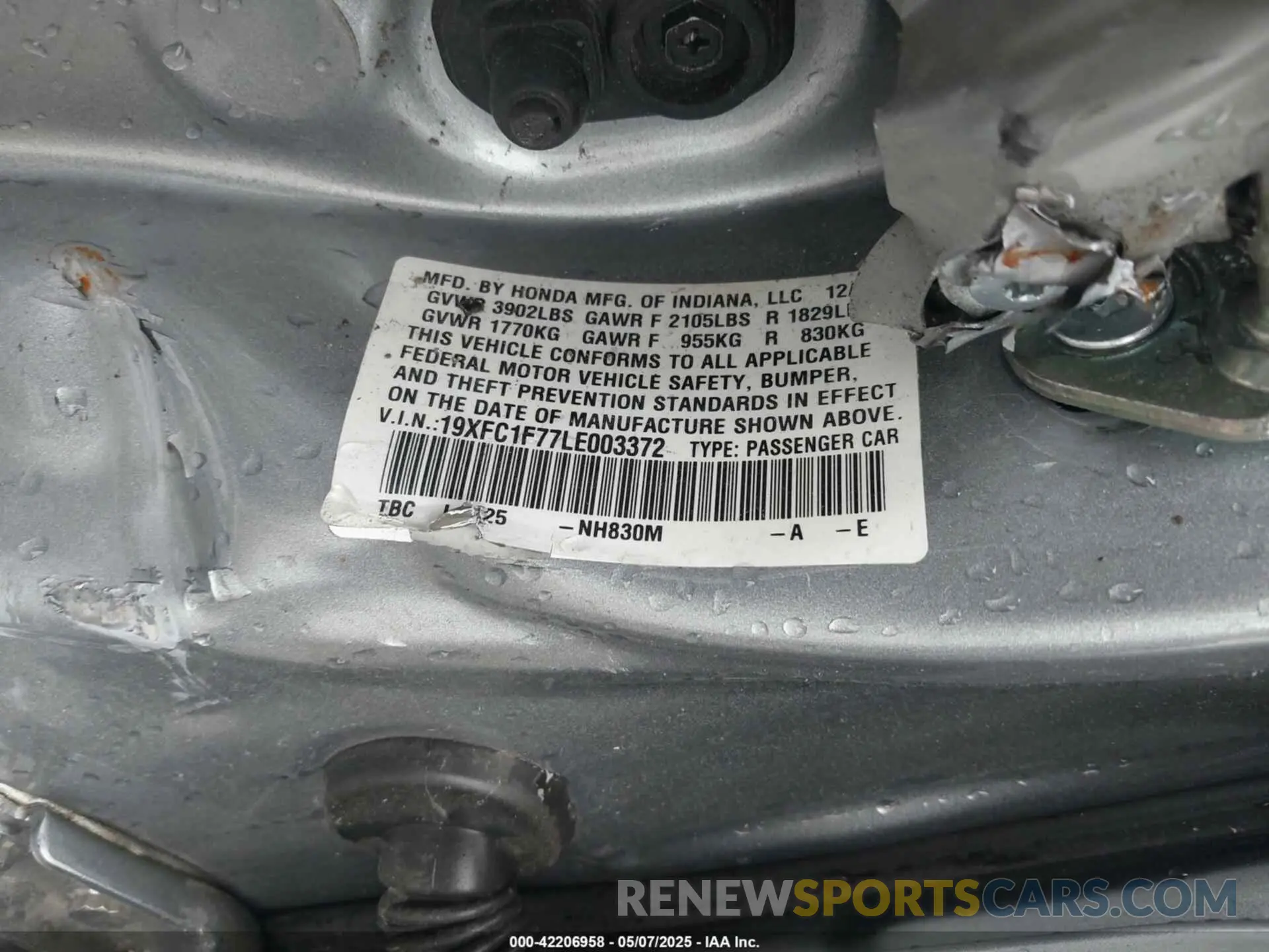 9 Photograph of a damaged car 19XFC1F77LE003372 HONDA CIVIC 2020