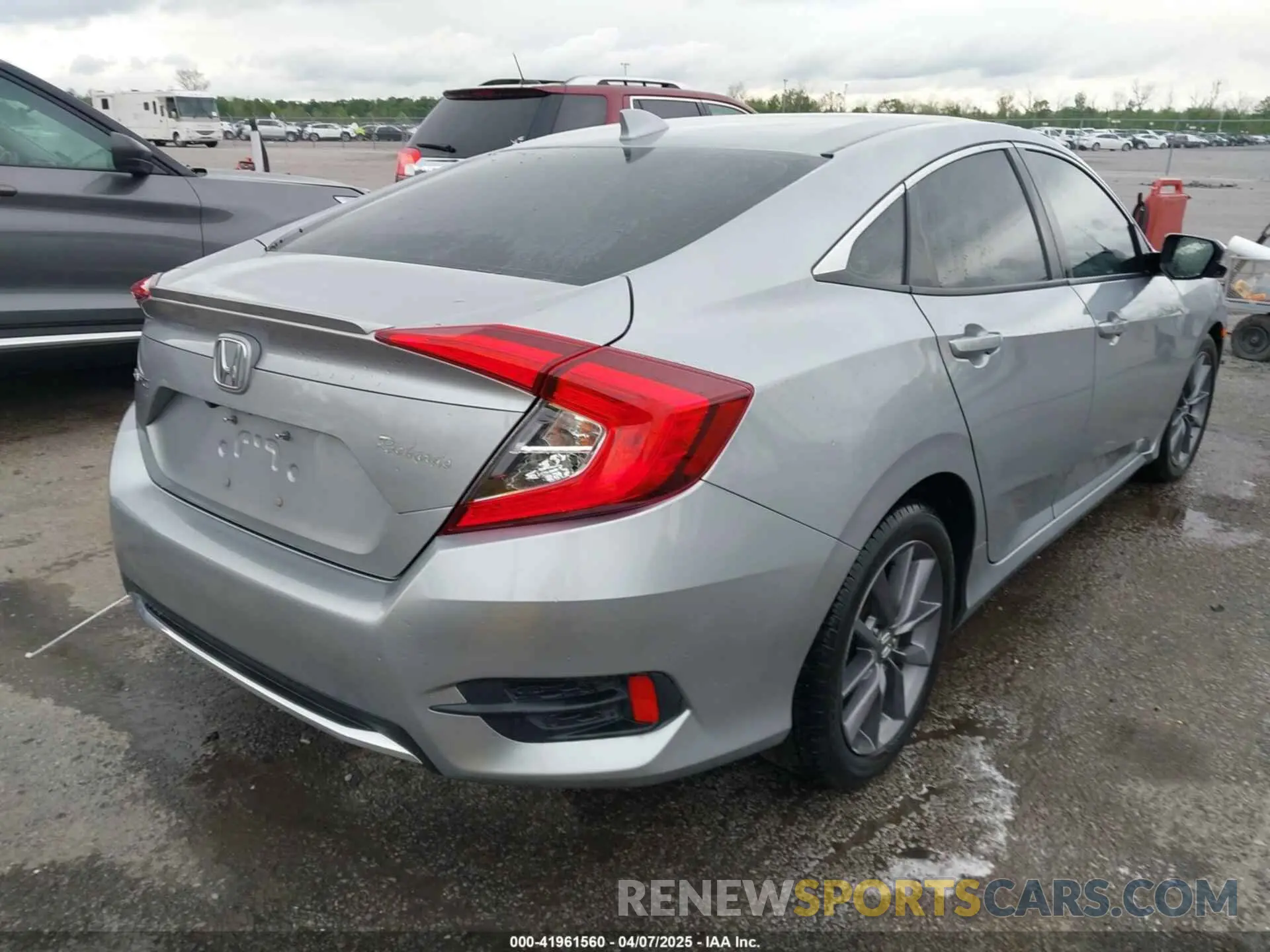 4 Photograph of a damaged car 19XFC1F78LE001386 HONDA CIVIC 2020