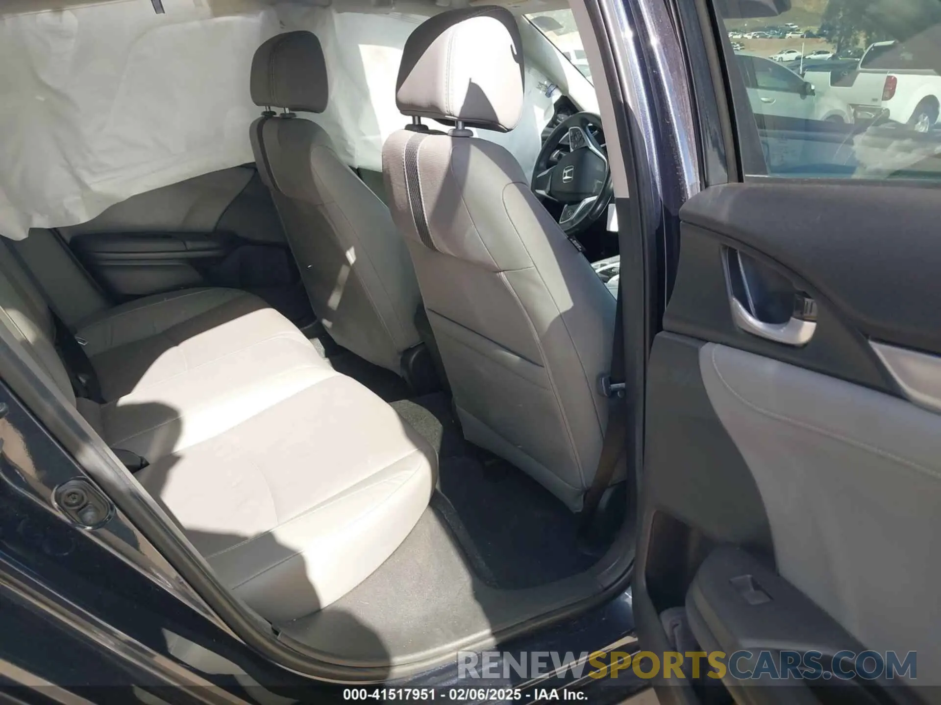 8 Photograph of a damaged car 19XFC1F78LE019550 HONDA CIVIC 2020