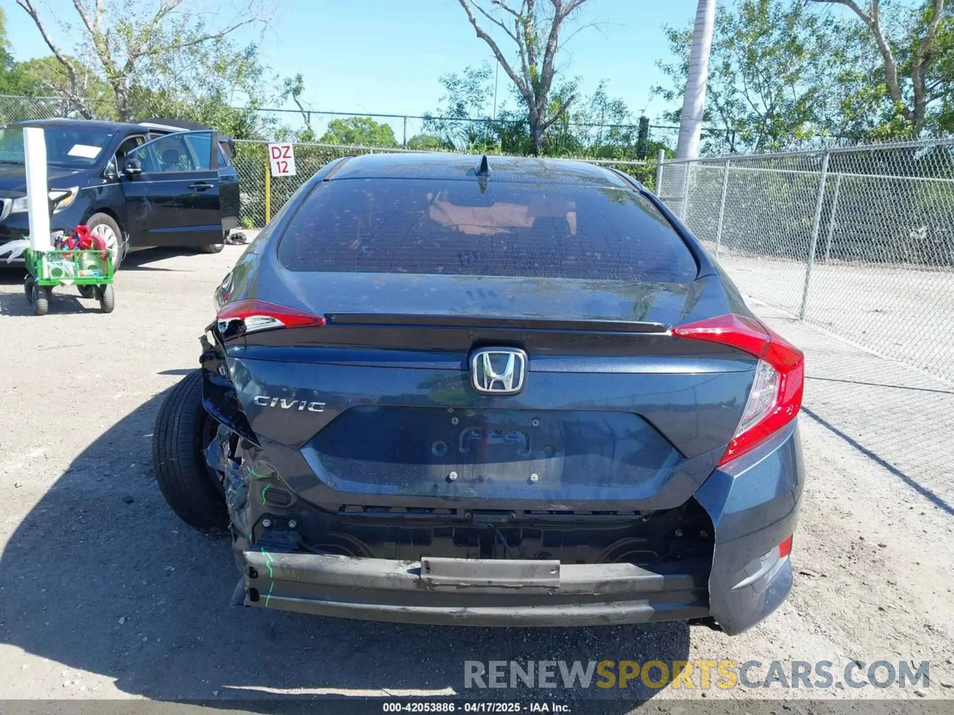 17 Photograph of a damaged car 19XFC1F7XLE008890 HONDA CIVIC 2020