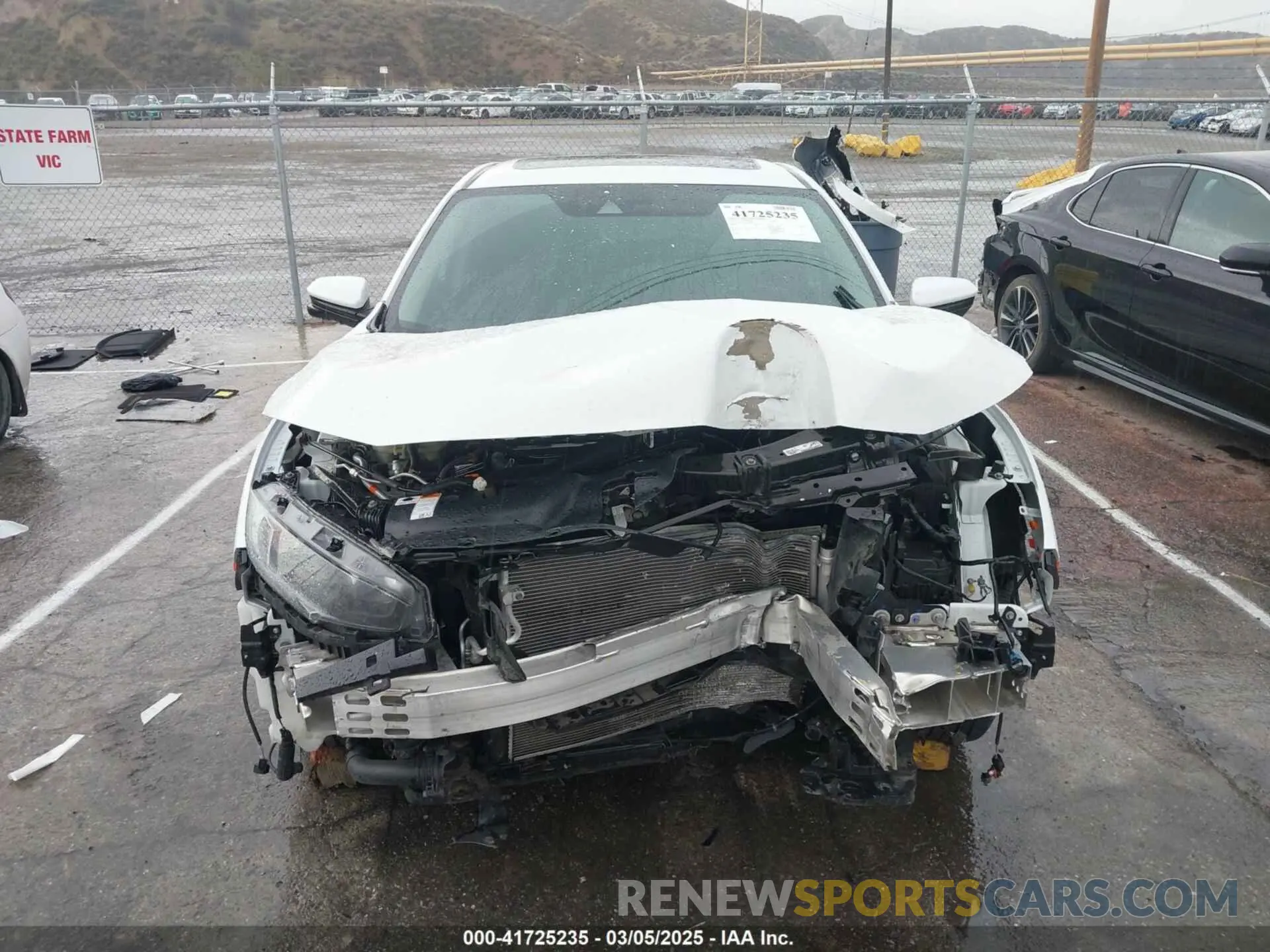 12 Photograph of a damaged car 19XFC1F7XLE208720 HONDA CIVIC 2020