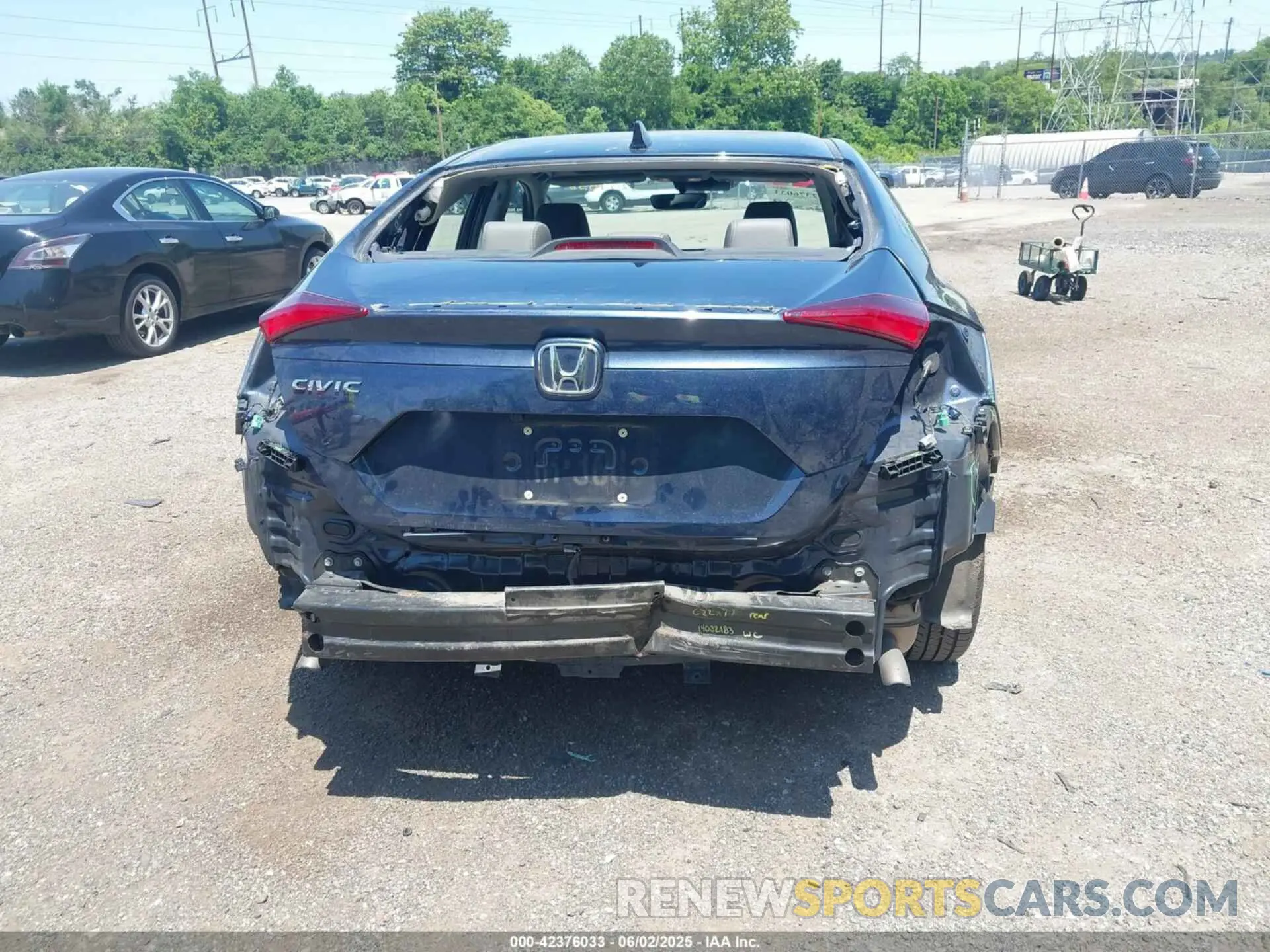 17 Photograph of a damaged car 19XFC1F7XLE209558 HONDA CIVIC 2020