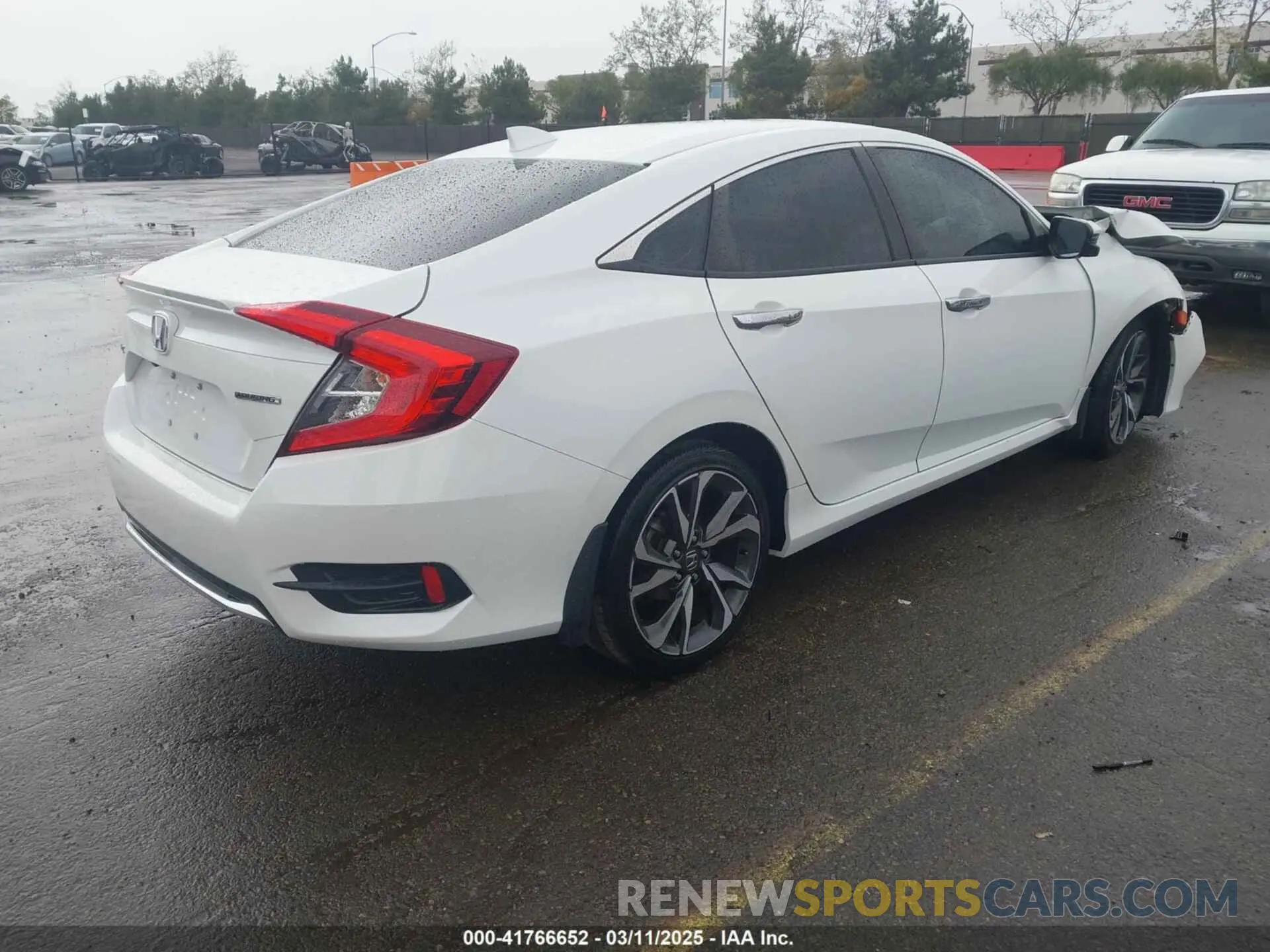 4 Photograph of a damaged car 19XFC1F91LE210390 HONDA CIVIC 2020