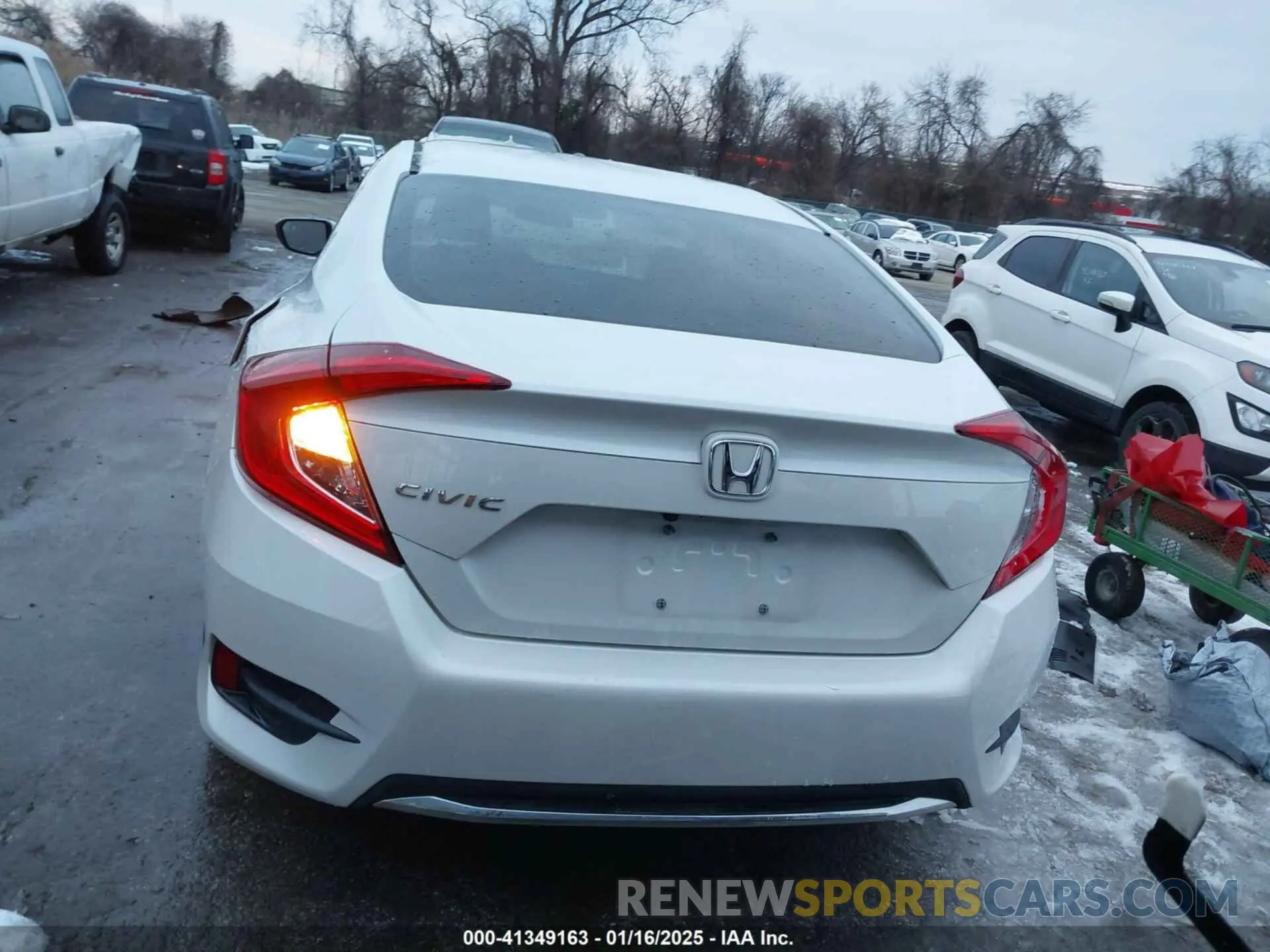 17 Photograph of a damaged car 19XFC2F60LE010385 HONDA CIVIC 2020