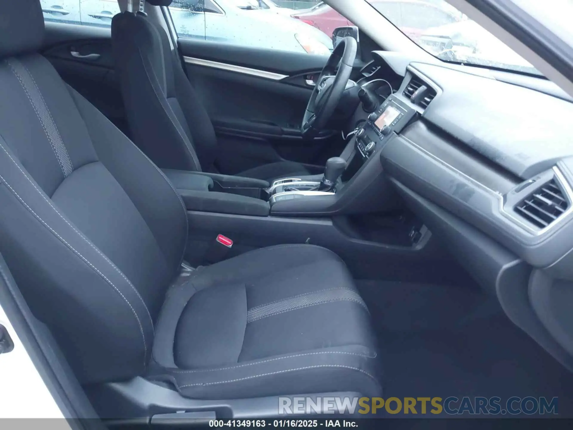 5 Photograph of a damaged car 19XFC2F60LE010385 HONDA CIVIC 2020