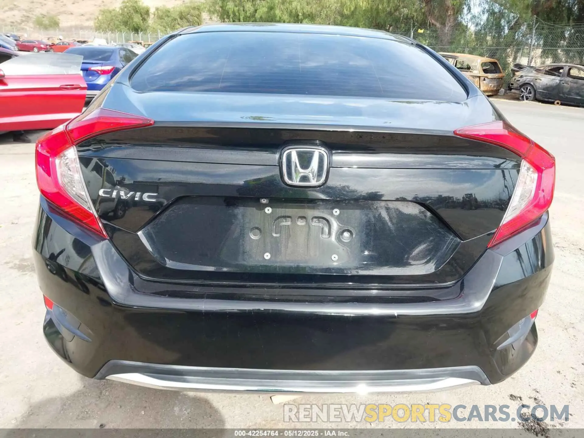 17 Photograph of a damaged car 19XFC2F60LE205788 HONDA CIVIC 2020