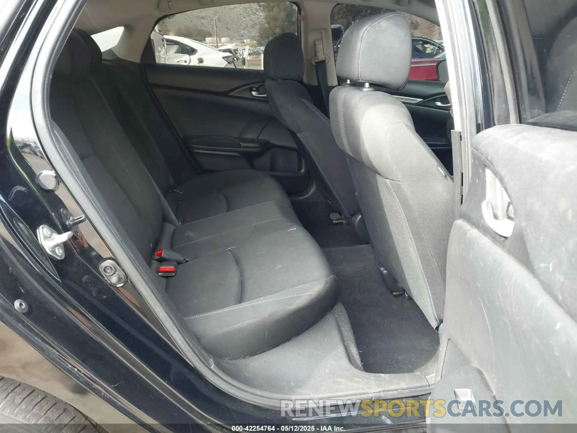 8 Photograph of a damaged car 19XFC2F60LE205788 HONDA CIVIC 2020