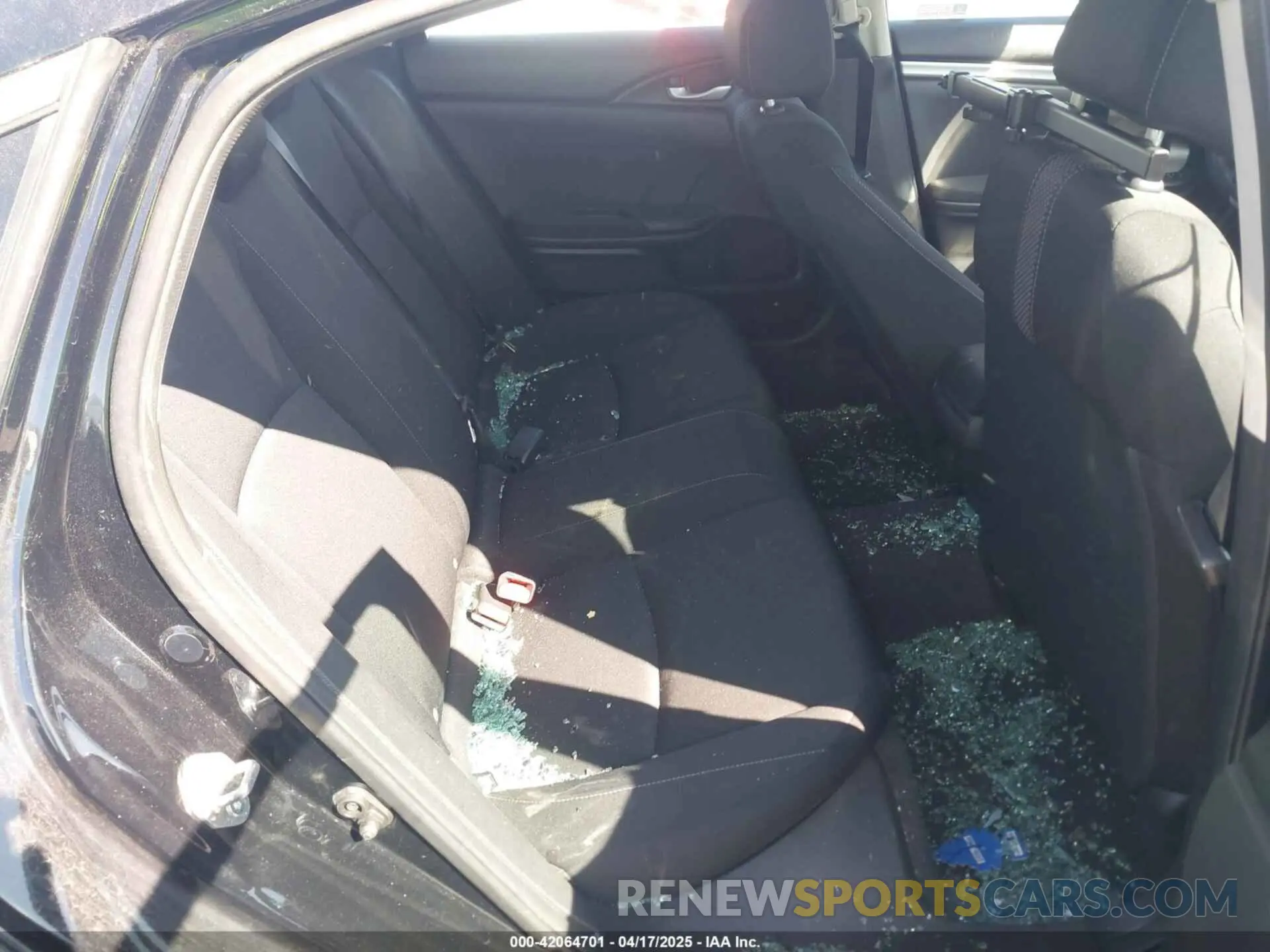 8 Photograph of a damaged car 19XFC2F61LE210952 HONDA CIVIC 2020